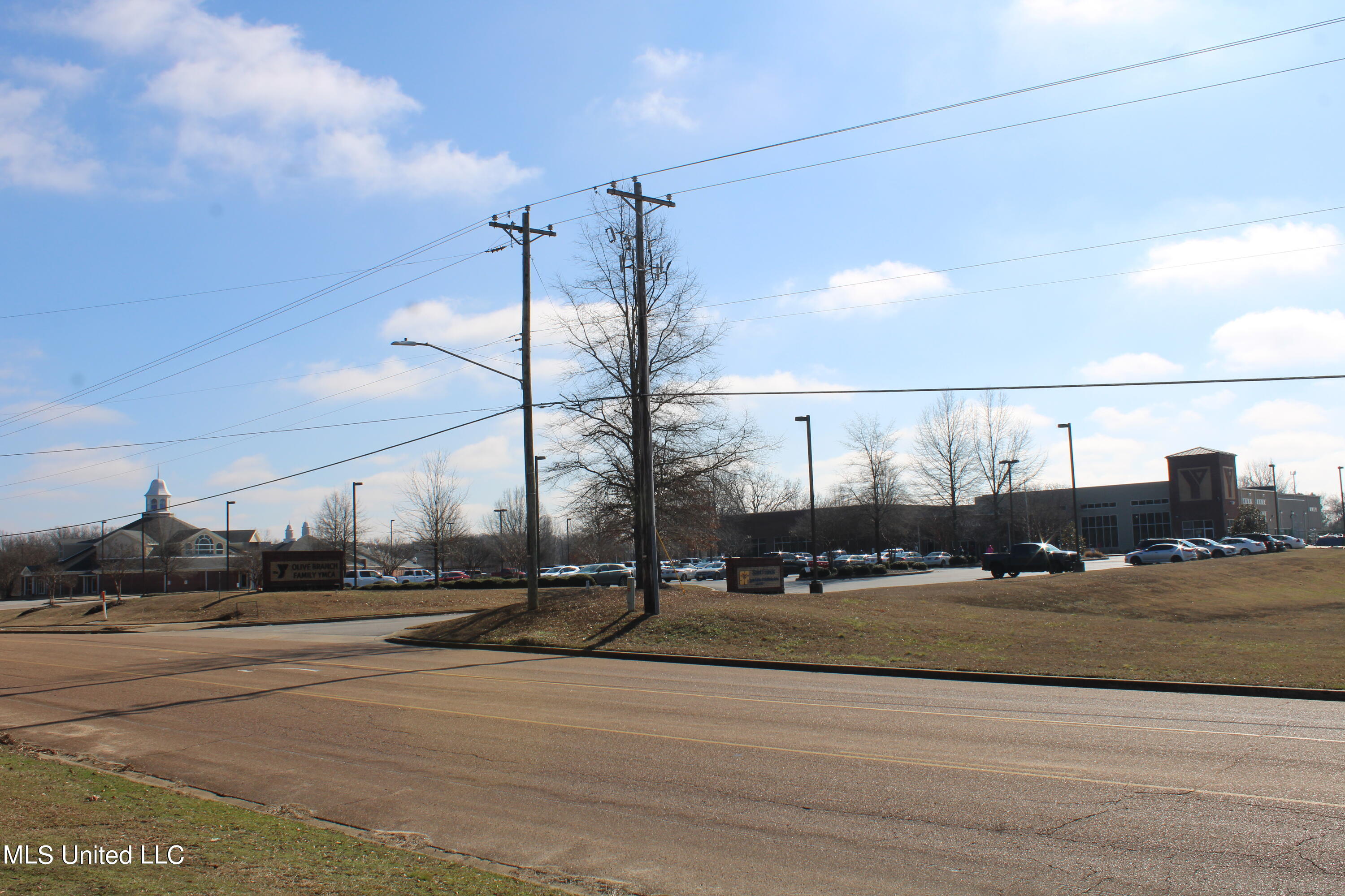 8568 Goodman Road Property Photo 4