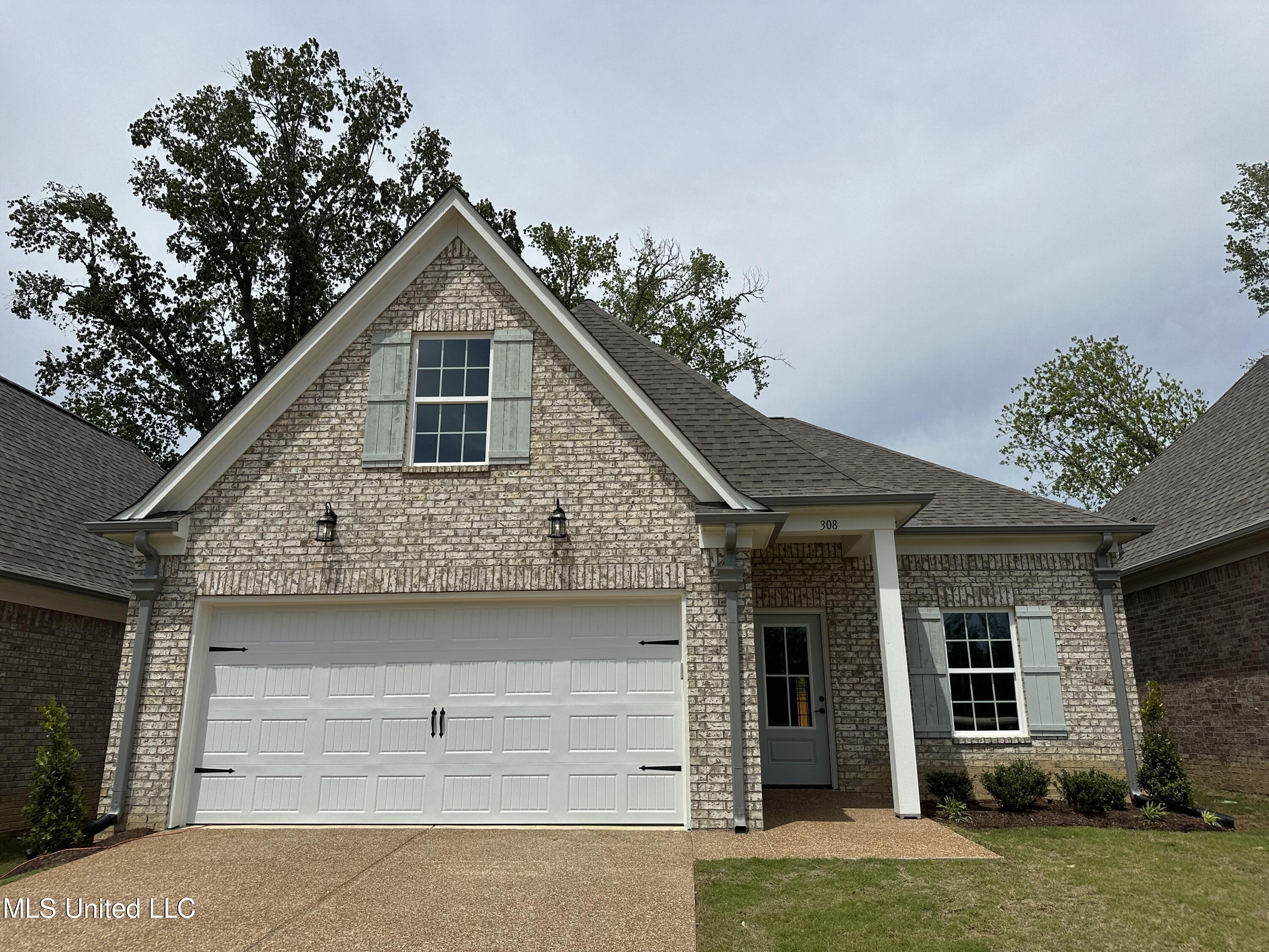308 Flower Garden Drive Drive Property Photo 1