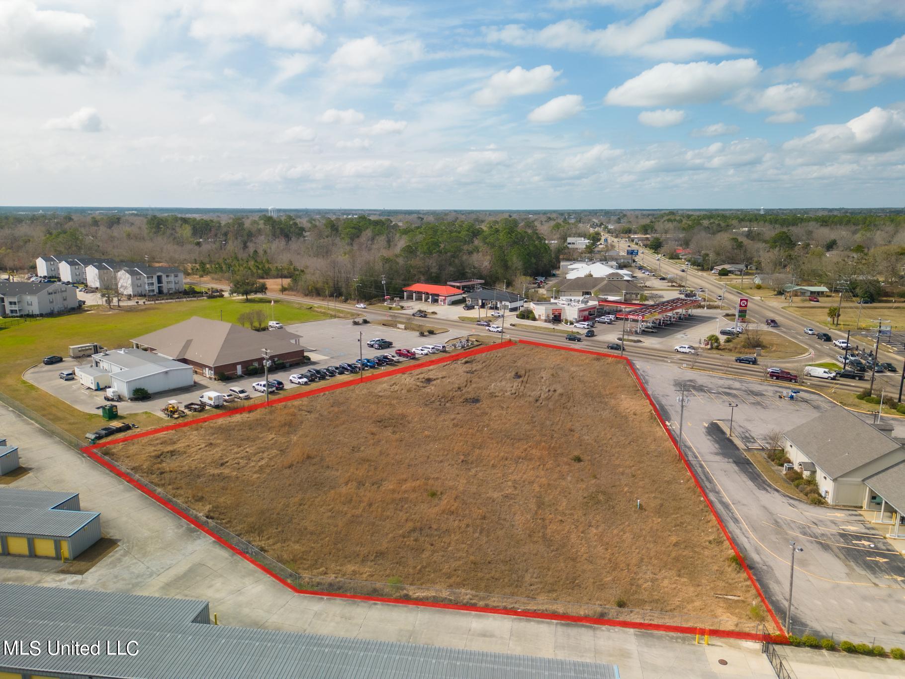 Three Rivers Road Property Photo 2