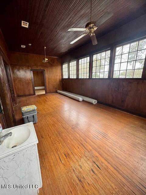 4230 Robinson Avenue Property Photo 9