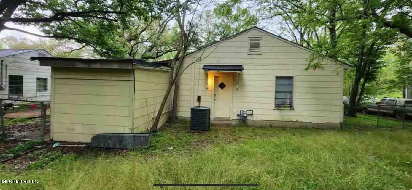 4227 Chennault Avenue Property Photo 6