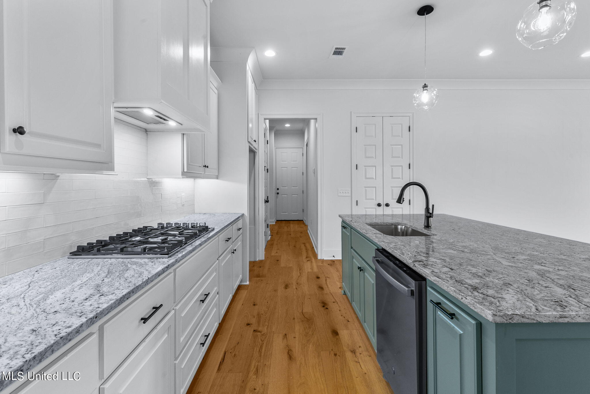 420 Freedom Ring Drive Property Photo 23