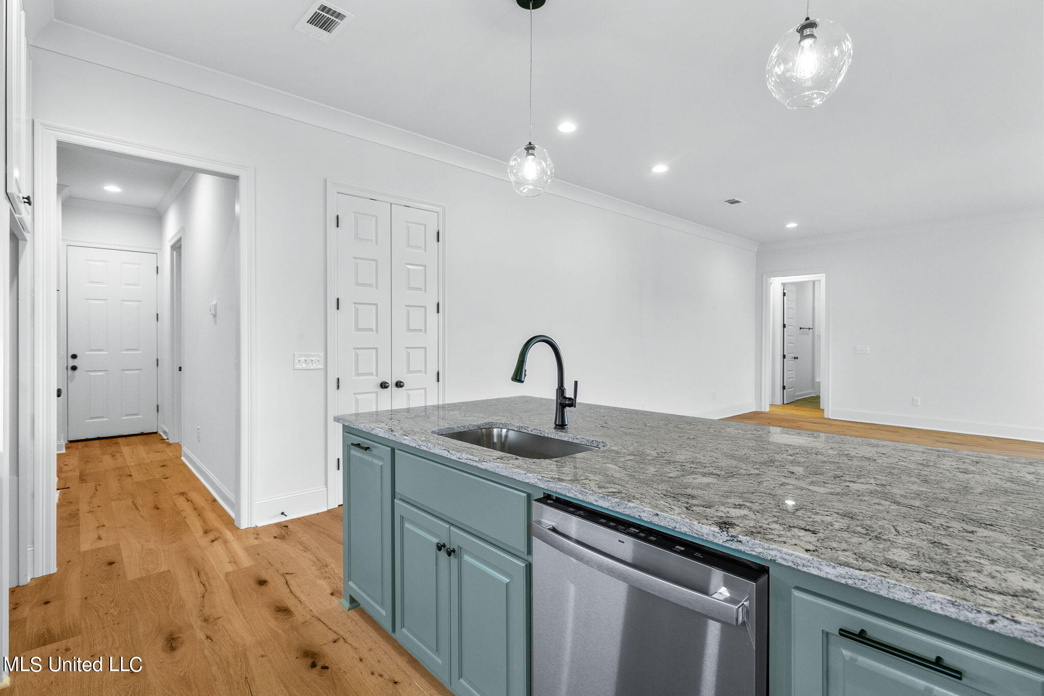 420 Freedom Ring Drive Property Photo 24
