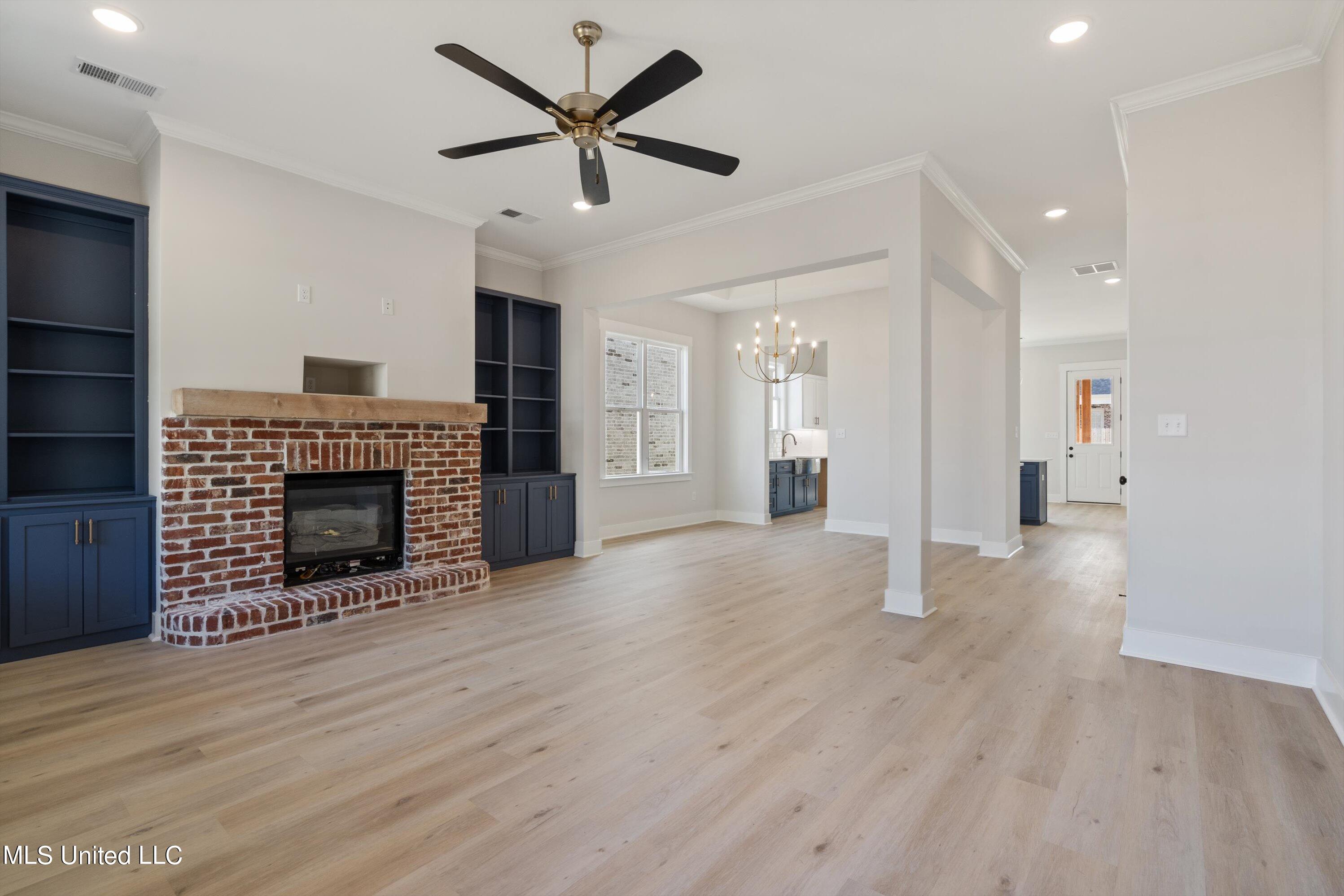 3859 Swan Cove Property Photo 3