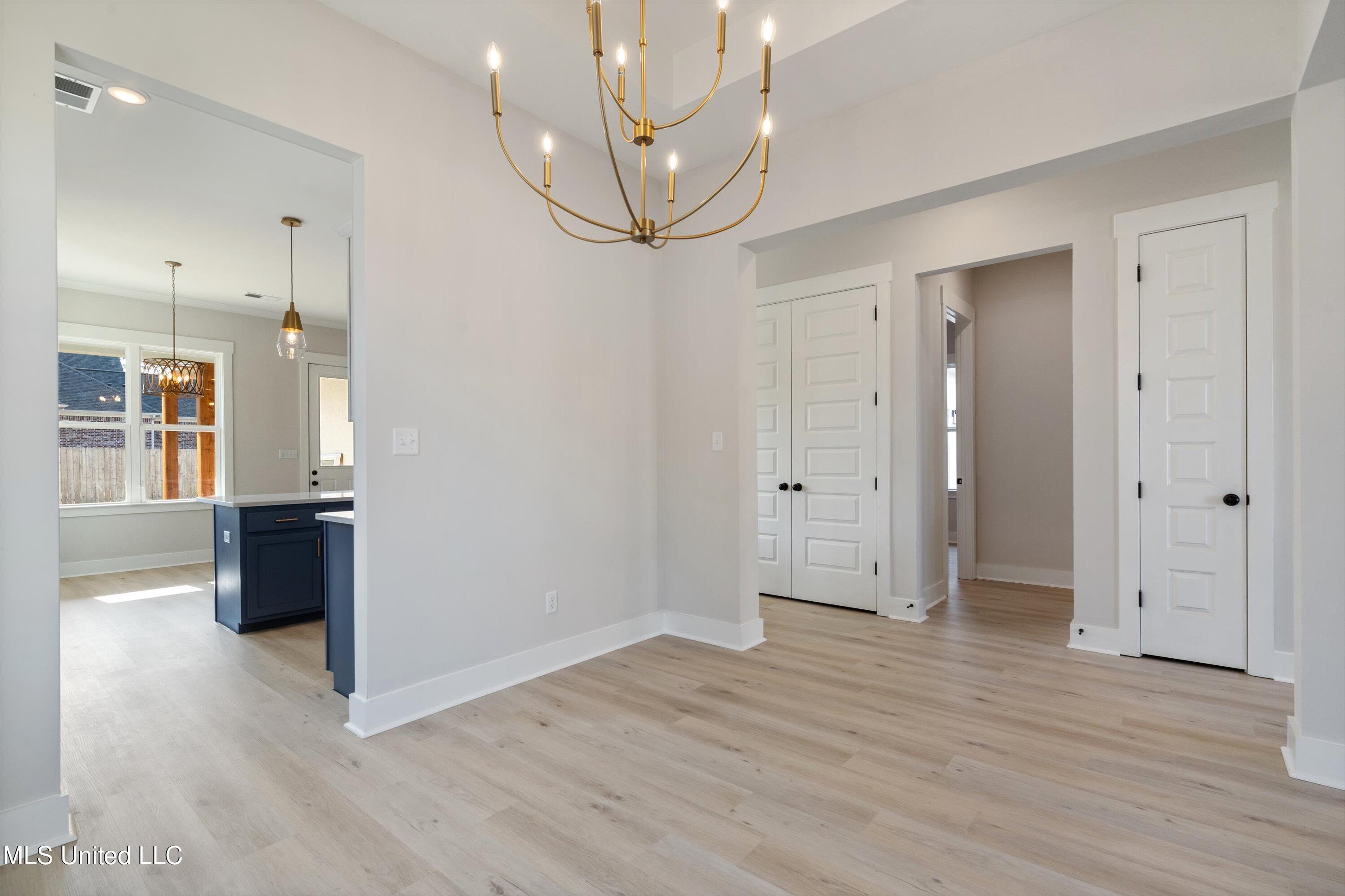 3859 Swan Cove Property Photo 6