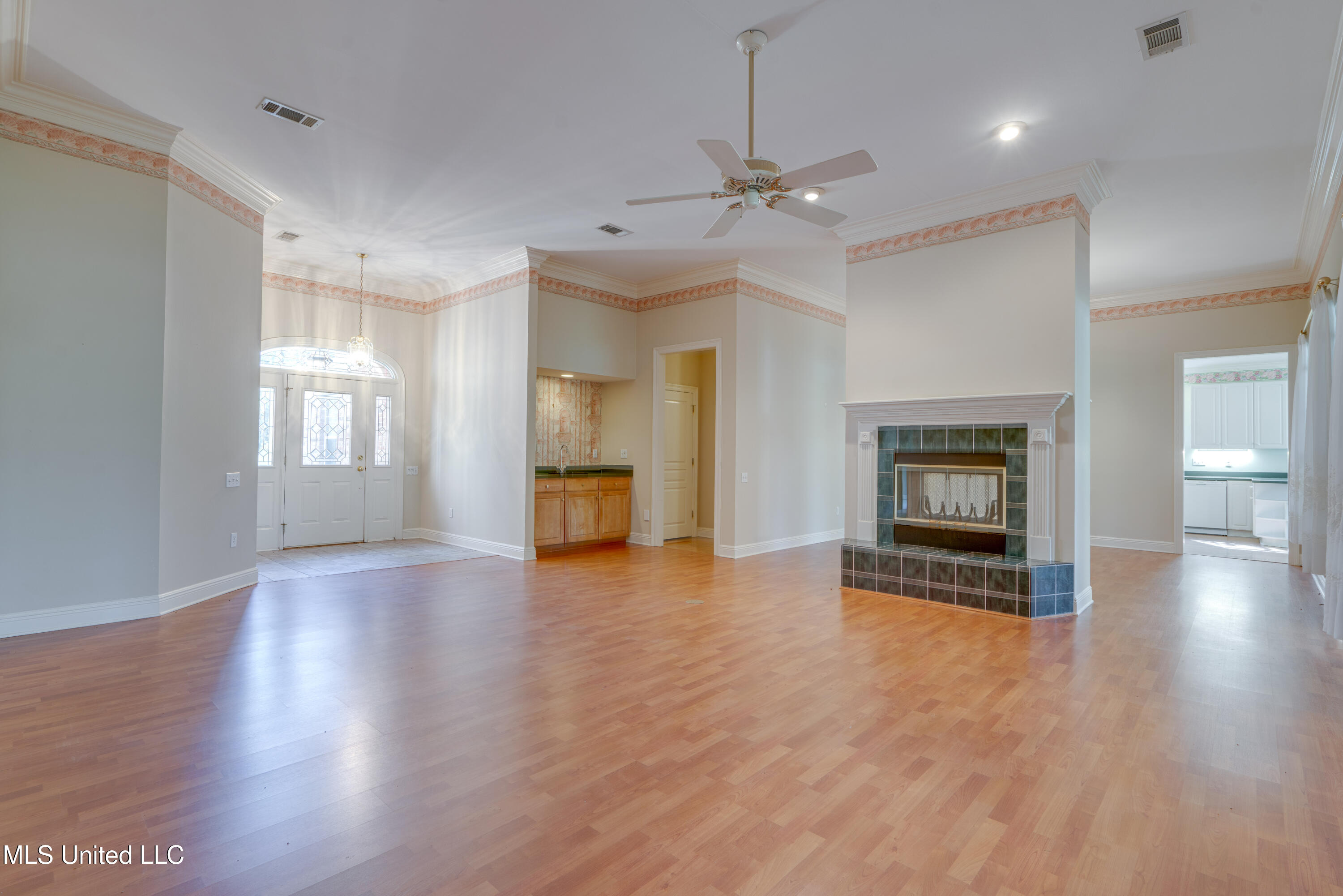 7730 Manini Way Property Photo 10