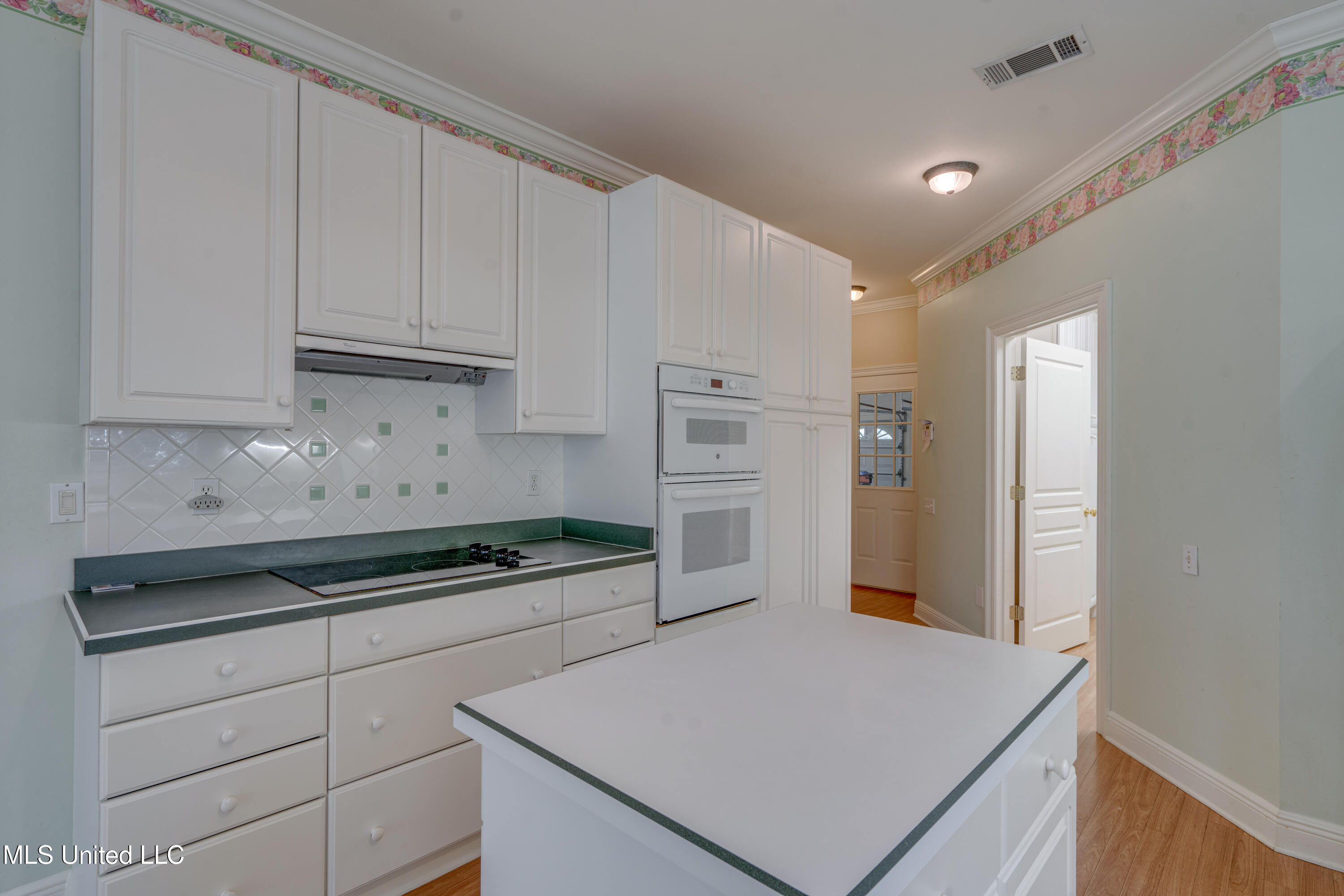 7730 Manini Way Property Photo 29