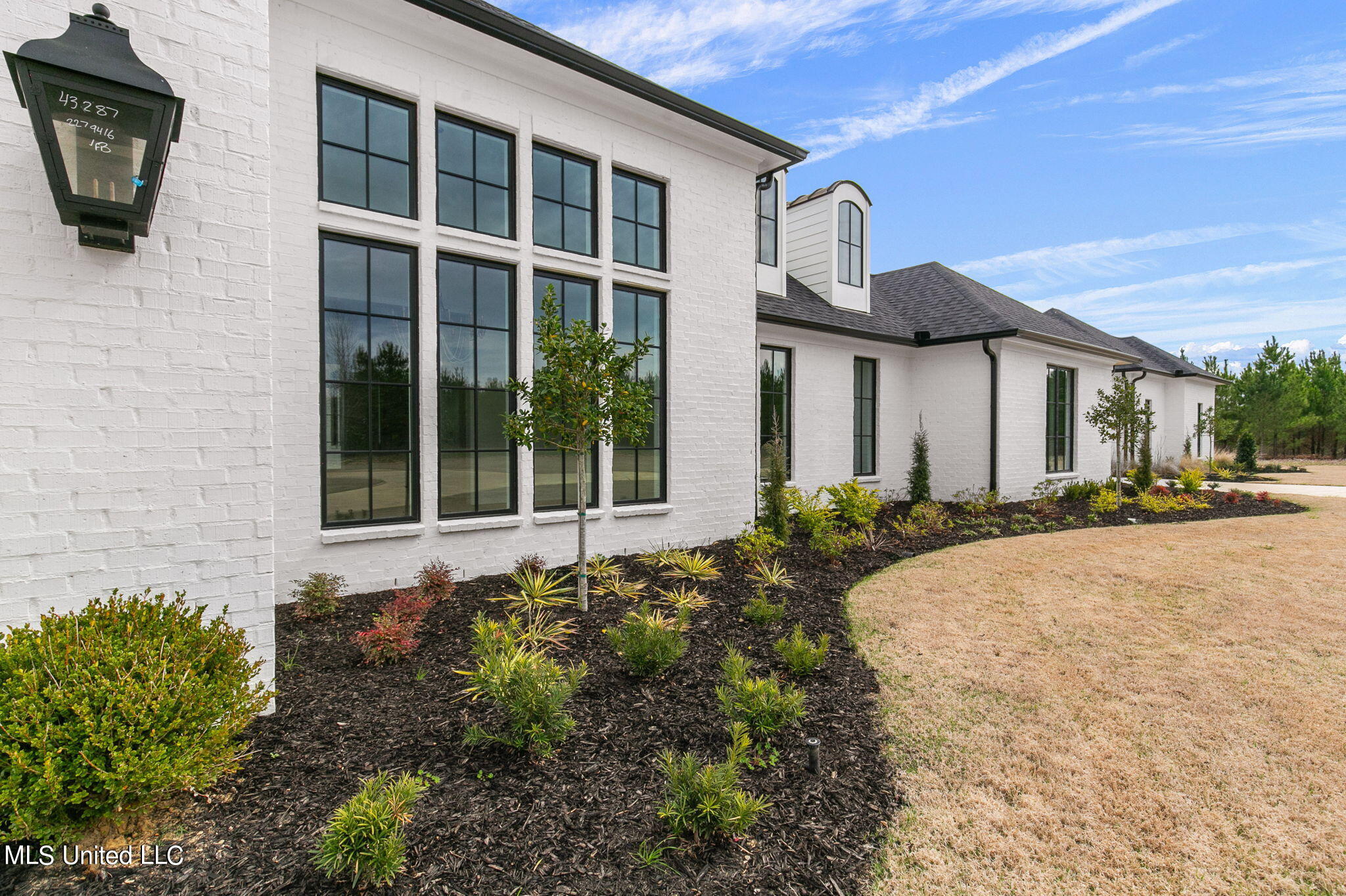 54 Windermere Boulevard Property Photo 8