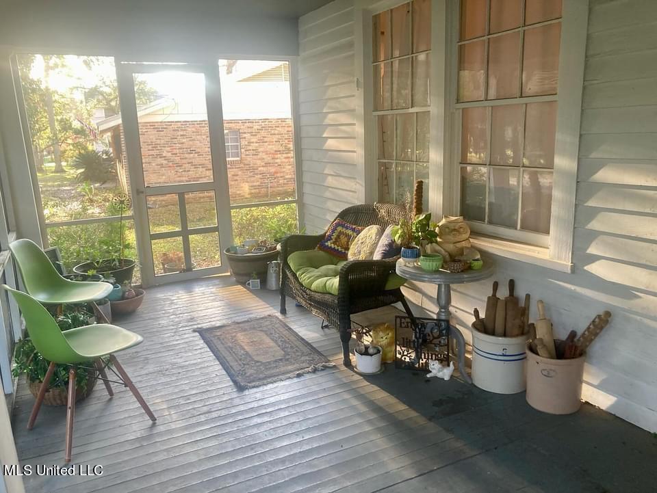 1003 Grant Avenue Property Photo 3