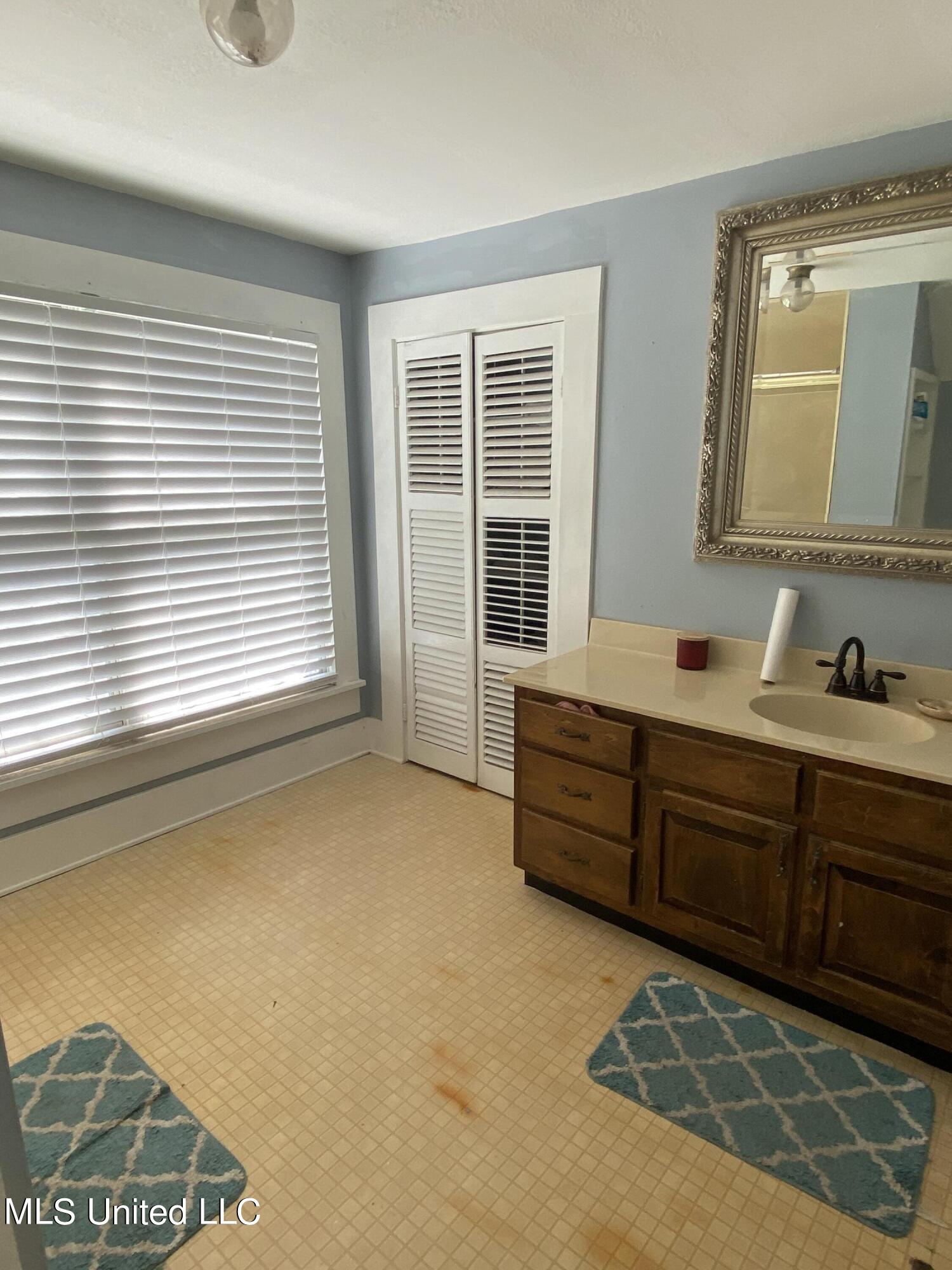 1003 Grant Avenue Property Photo 22