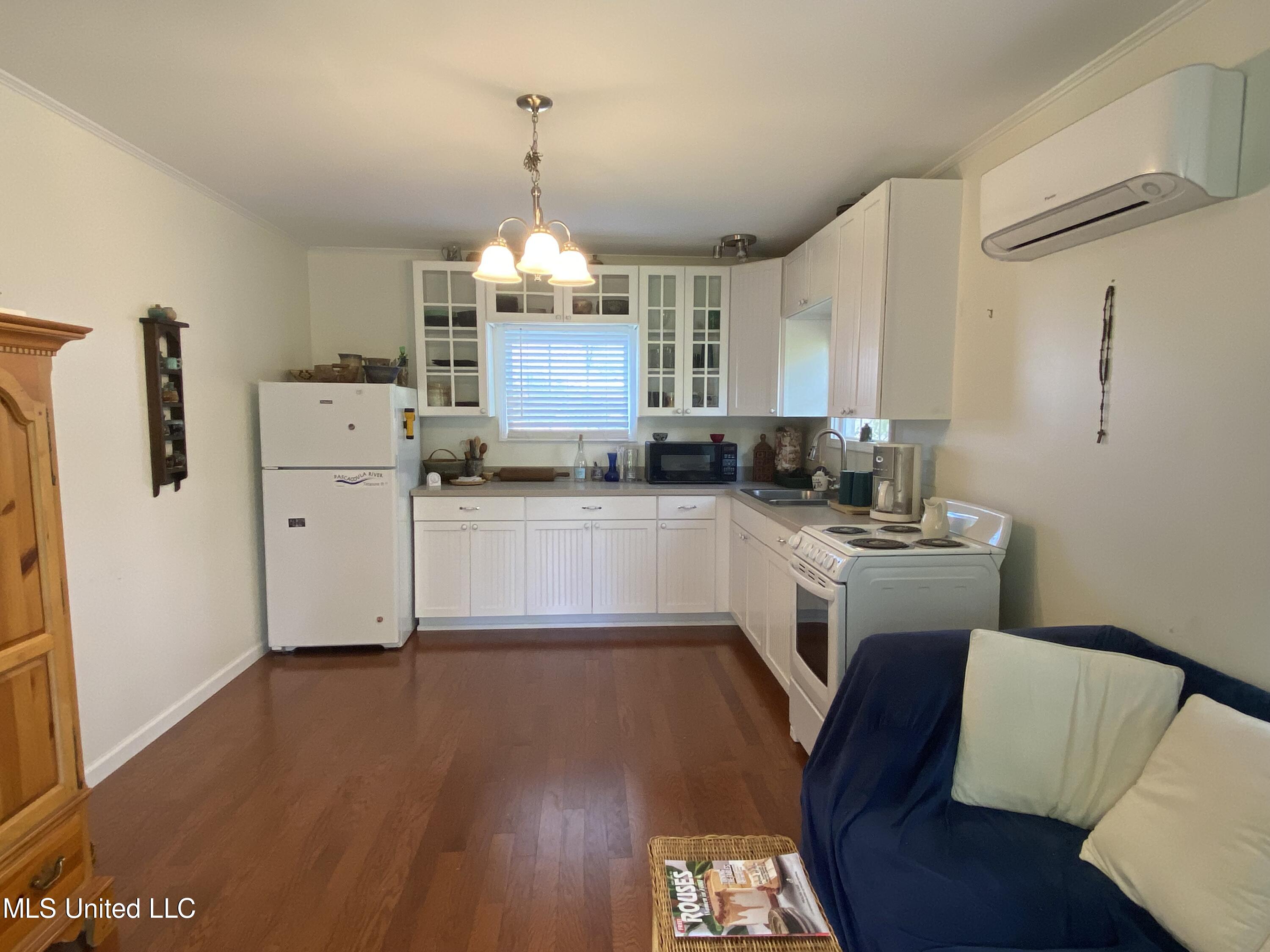 1003 Grant Avenue Property Photo 25