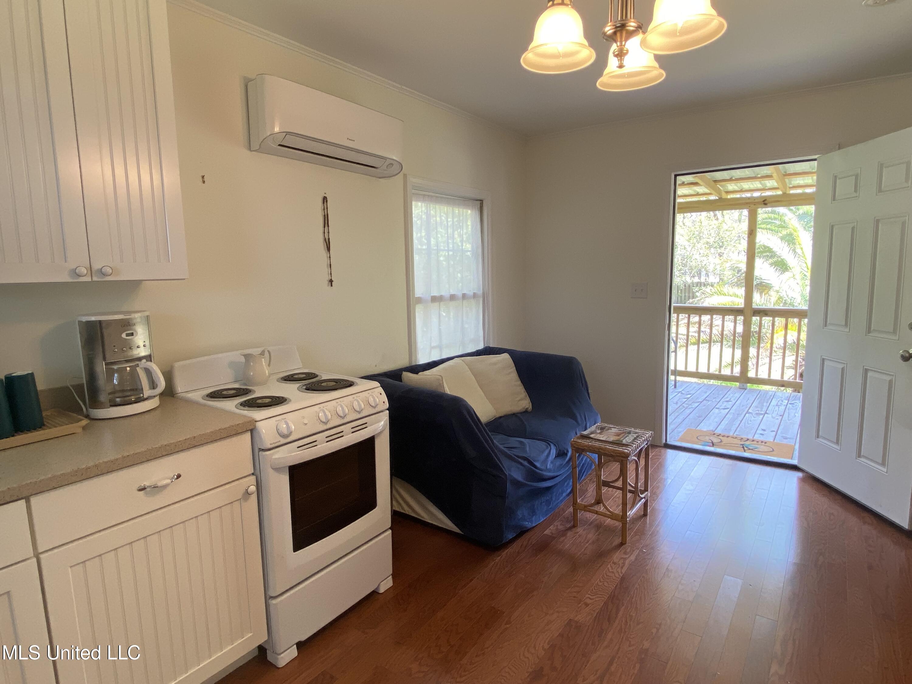 1003 Grant Avenue Property Photo 26