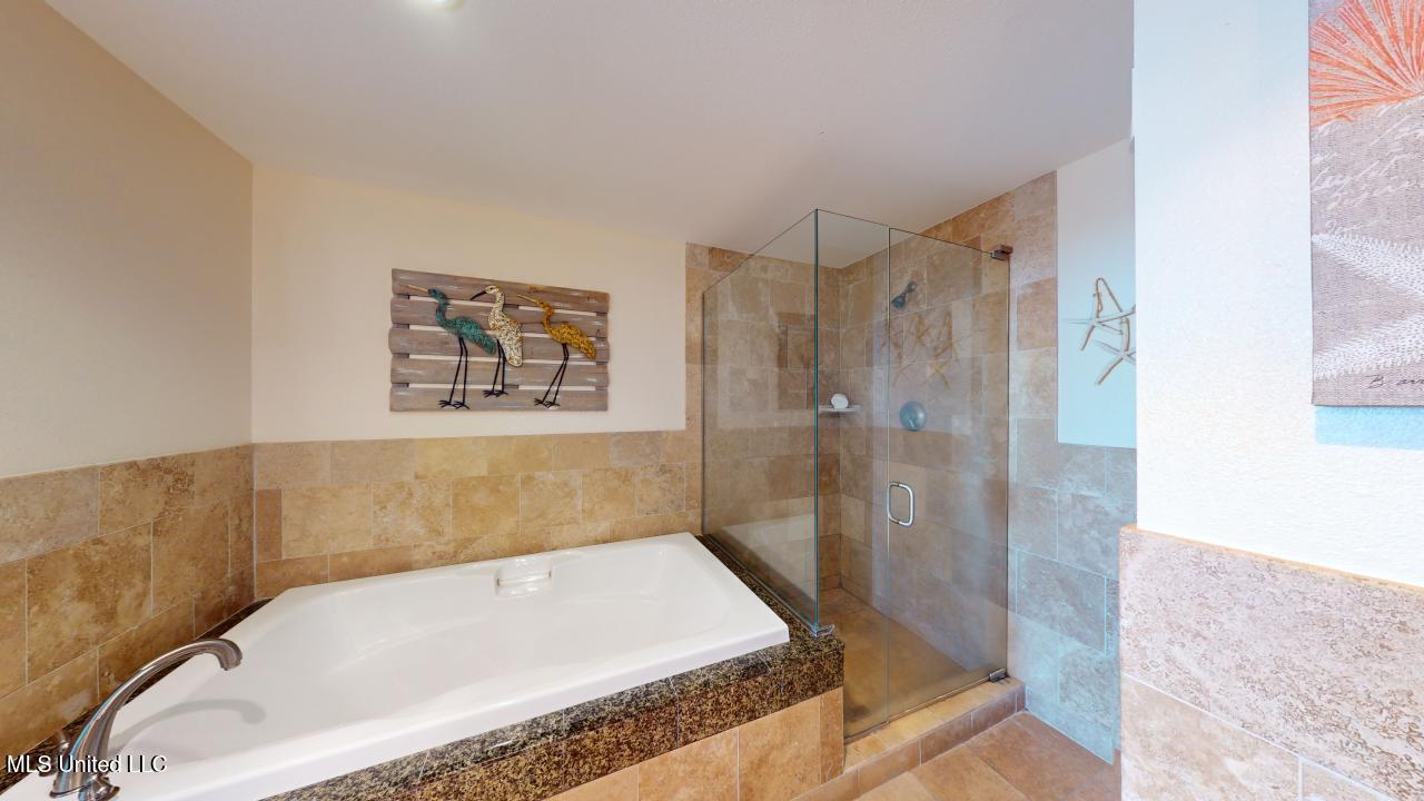 2060 Beach Boulevard Property Photo 12