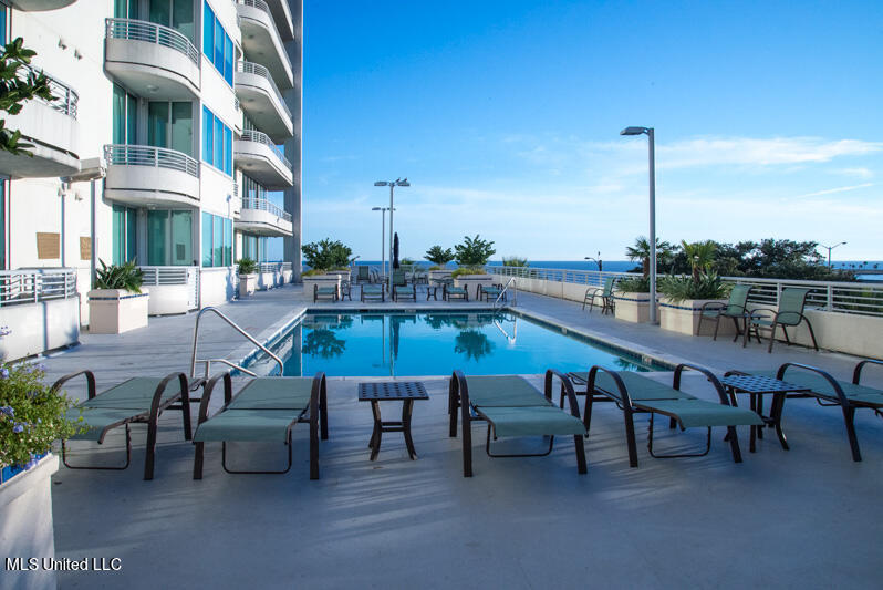 2060 Beach Boulevard Property Photo 17