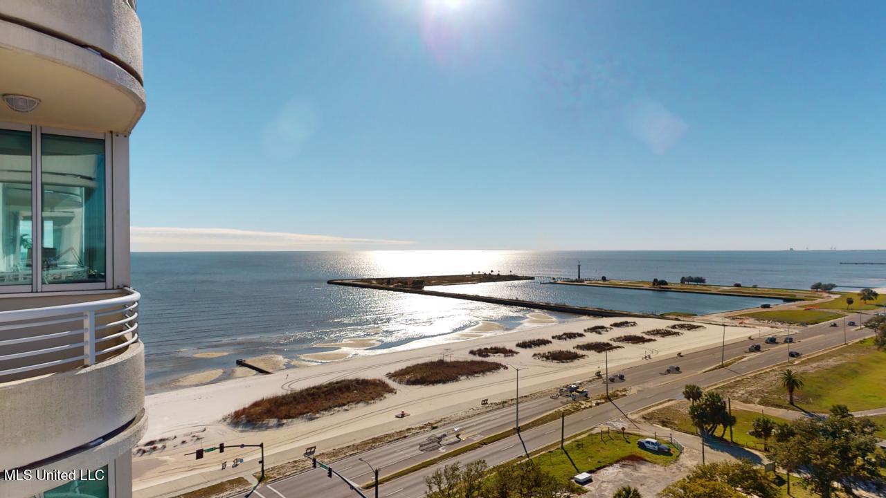 2060 Beach Boulevard Property Photo 19