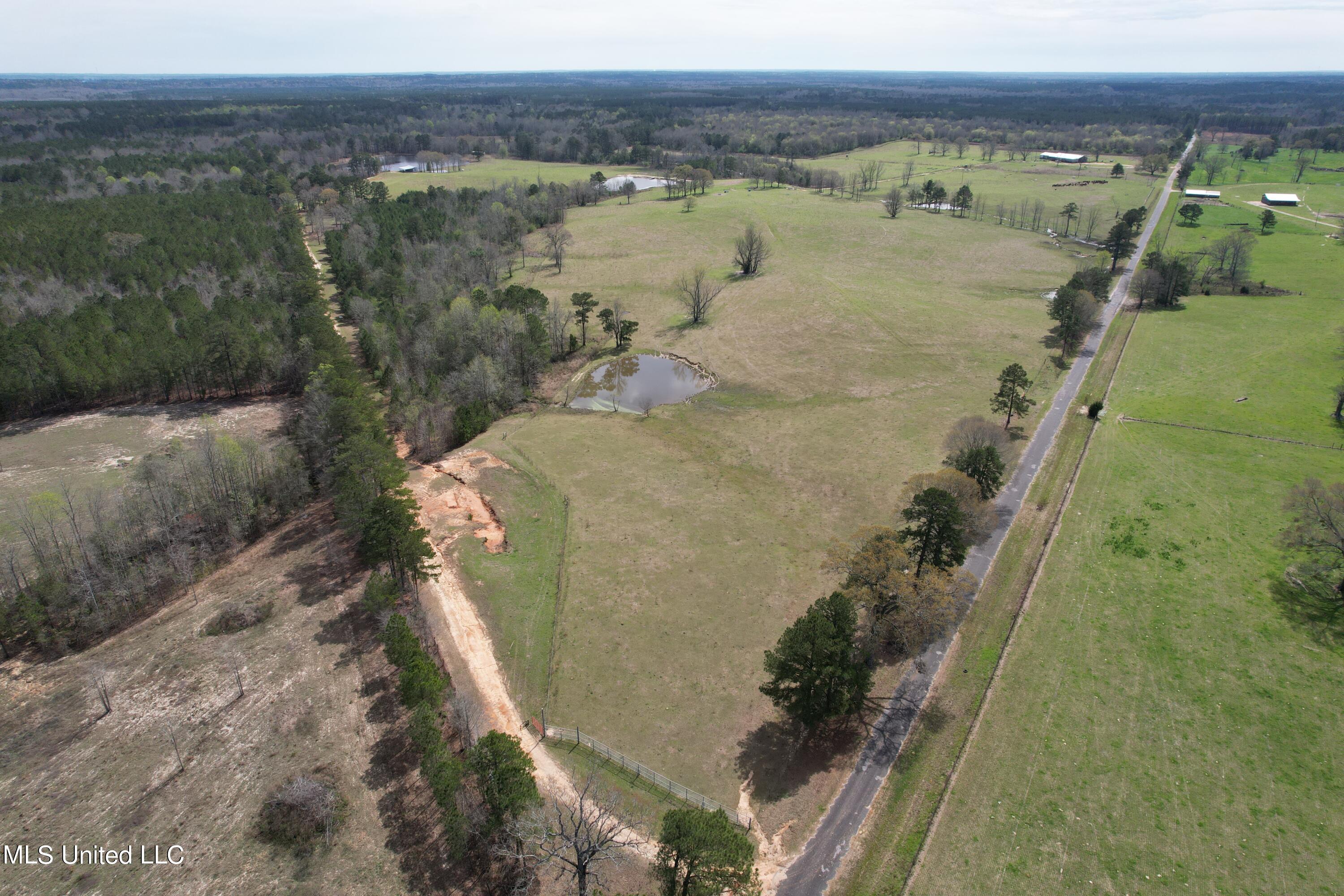 107 Co Rd 224 Property Photo 3