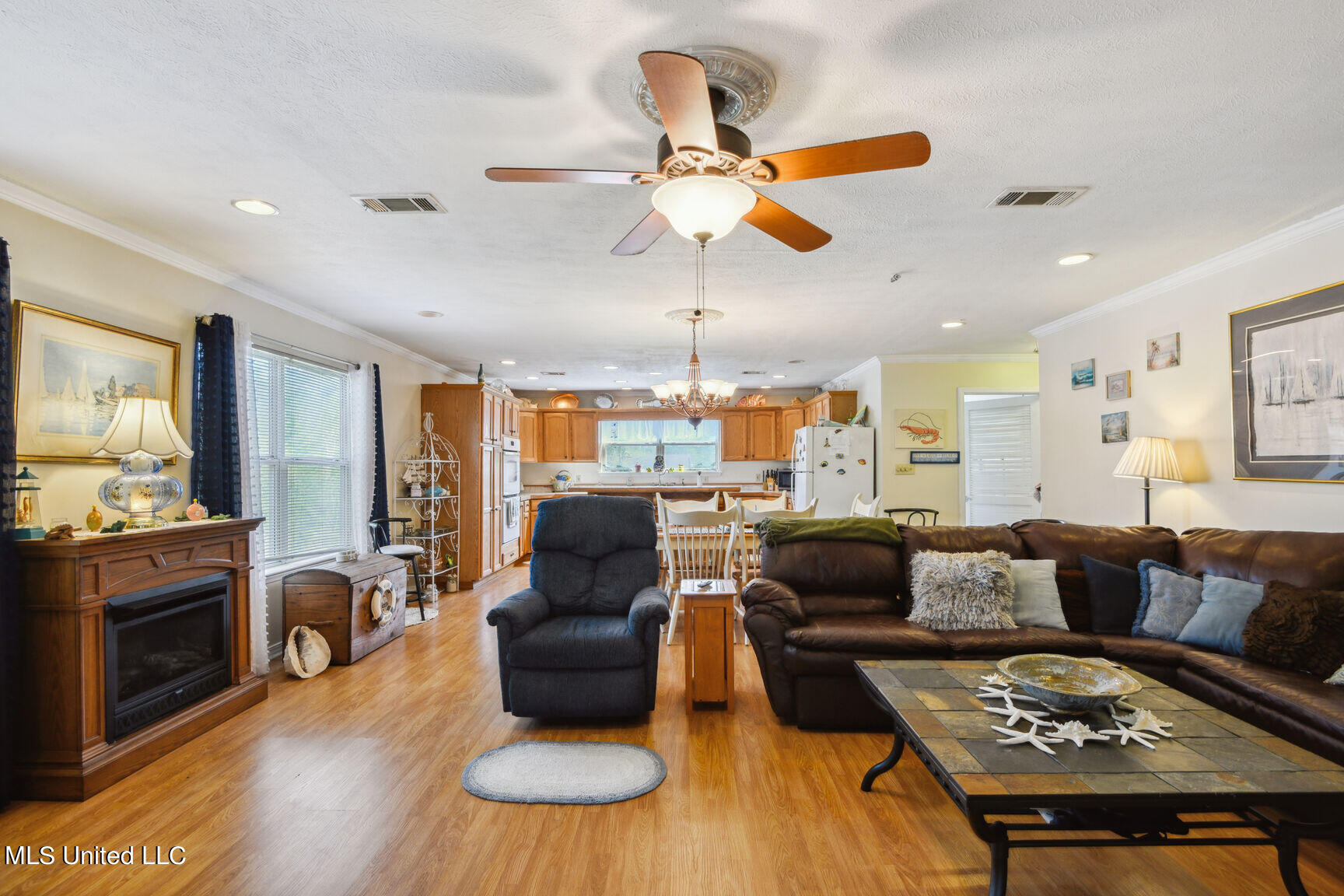 6058 3rd Street Property Photo 8