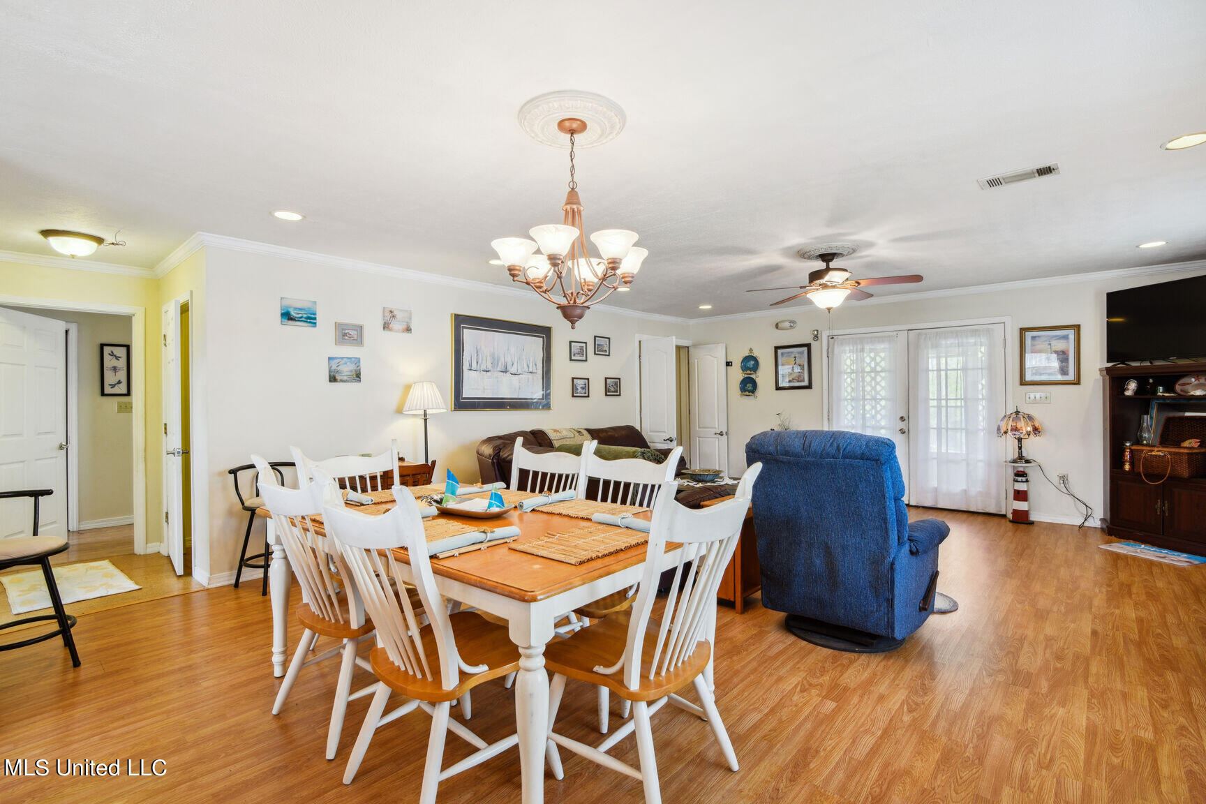 6058 3rd Street Property Photo 10