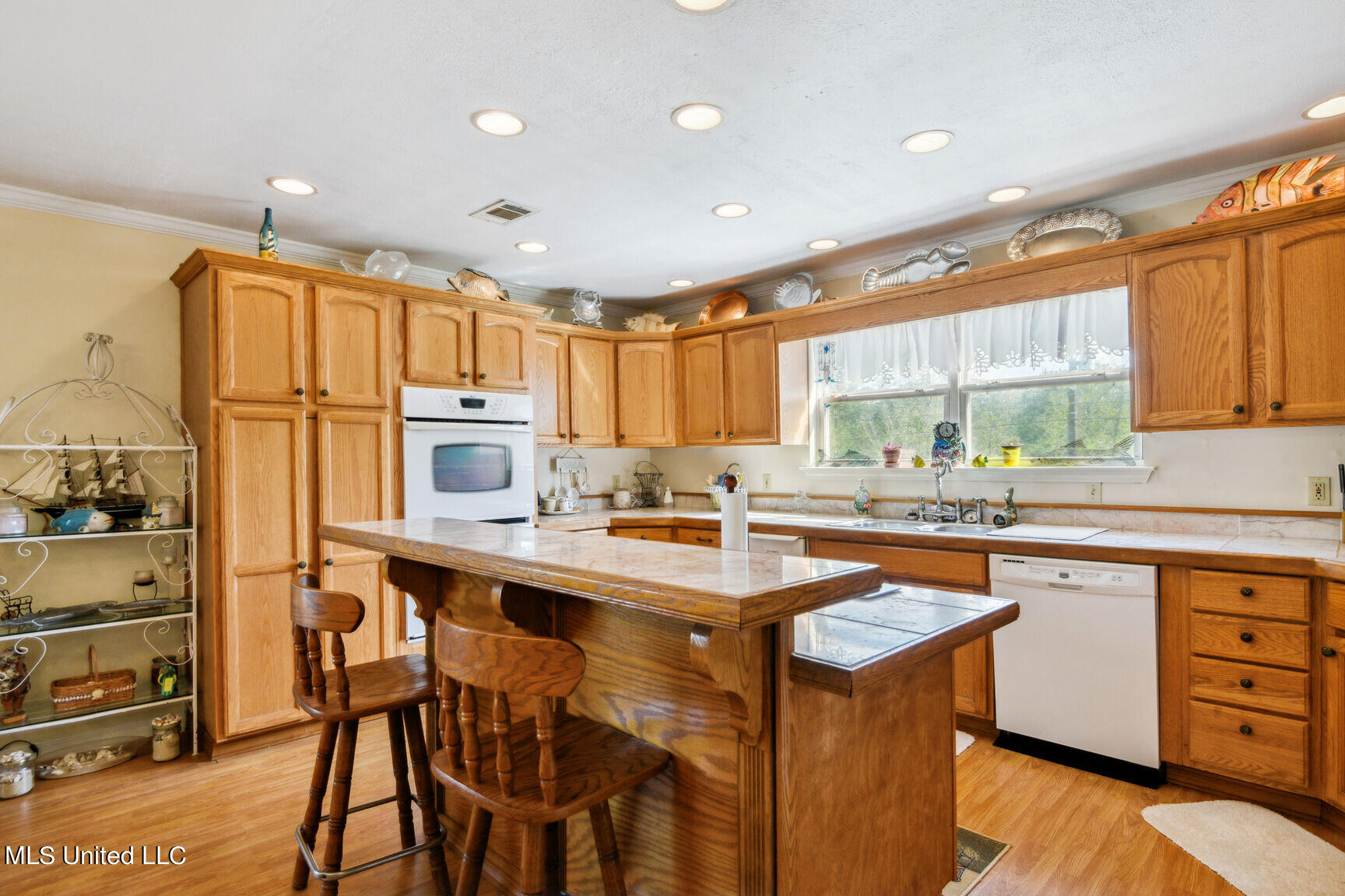 6058 3rd Street Property Photo 12