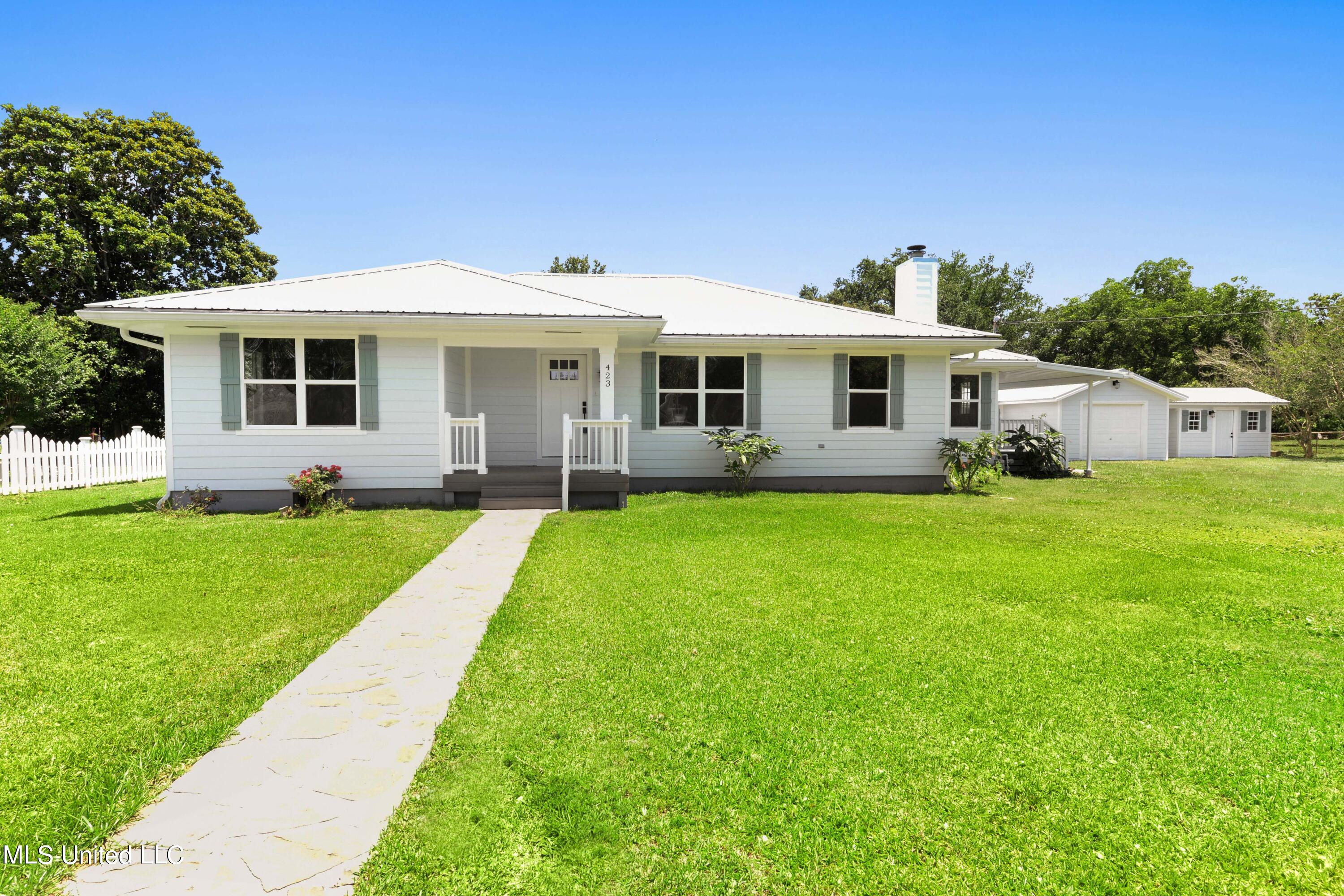 423 Ballentine Street Property Photo 1