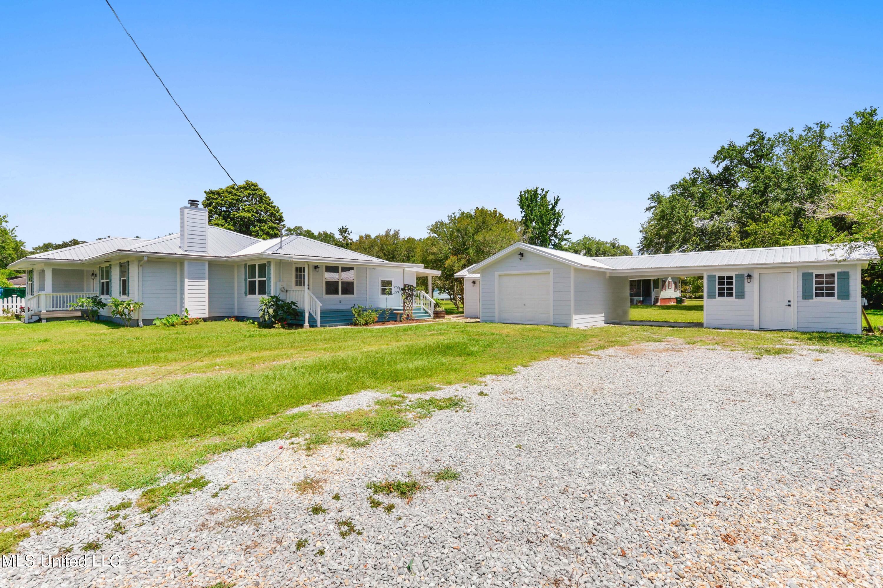 423 Ballentine Street Property Photo 5