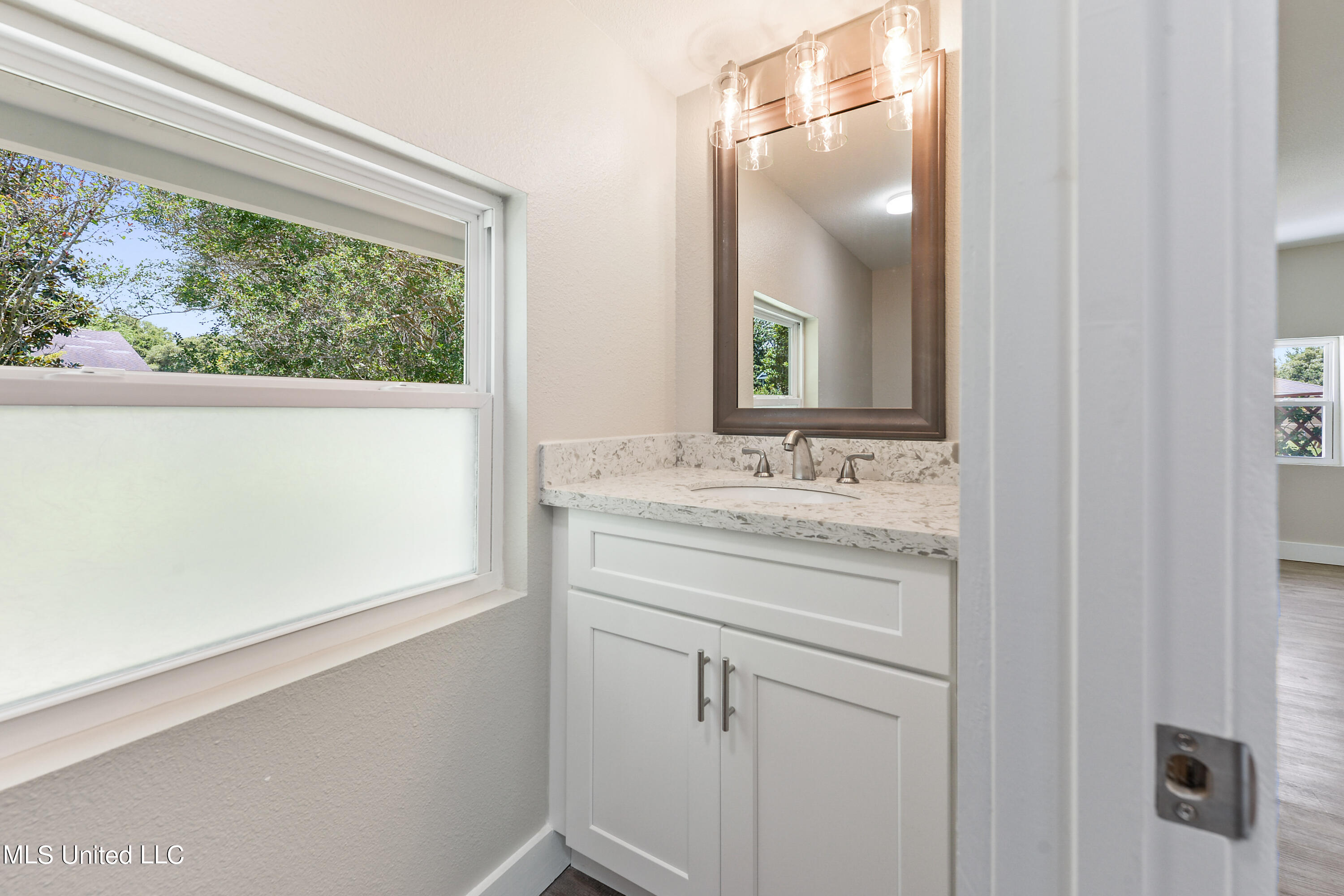 423 Ballentine Street Property Photo 14