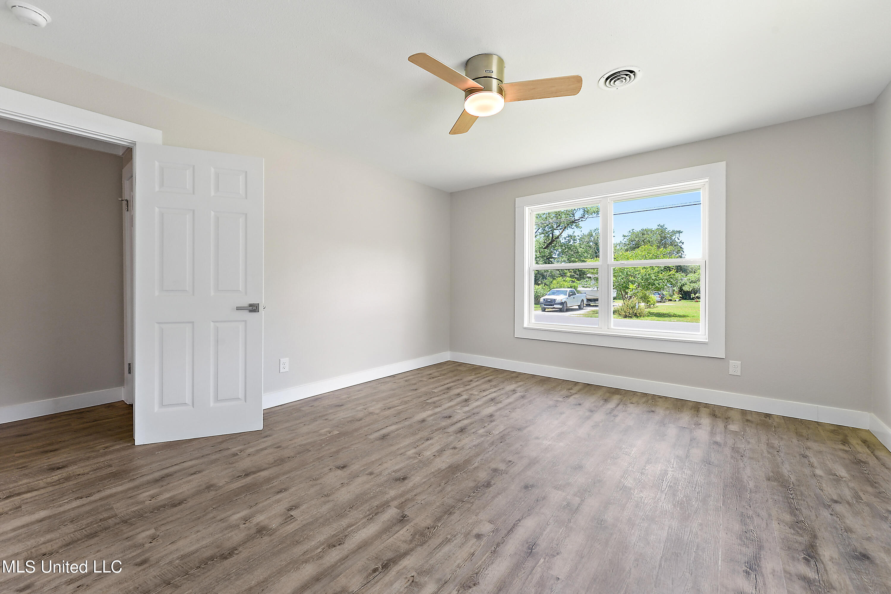 423 Ballentine Street Property Photo 15
