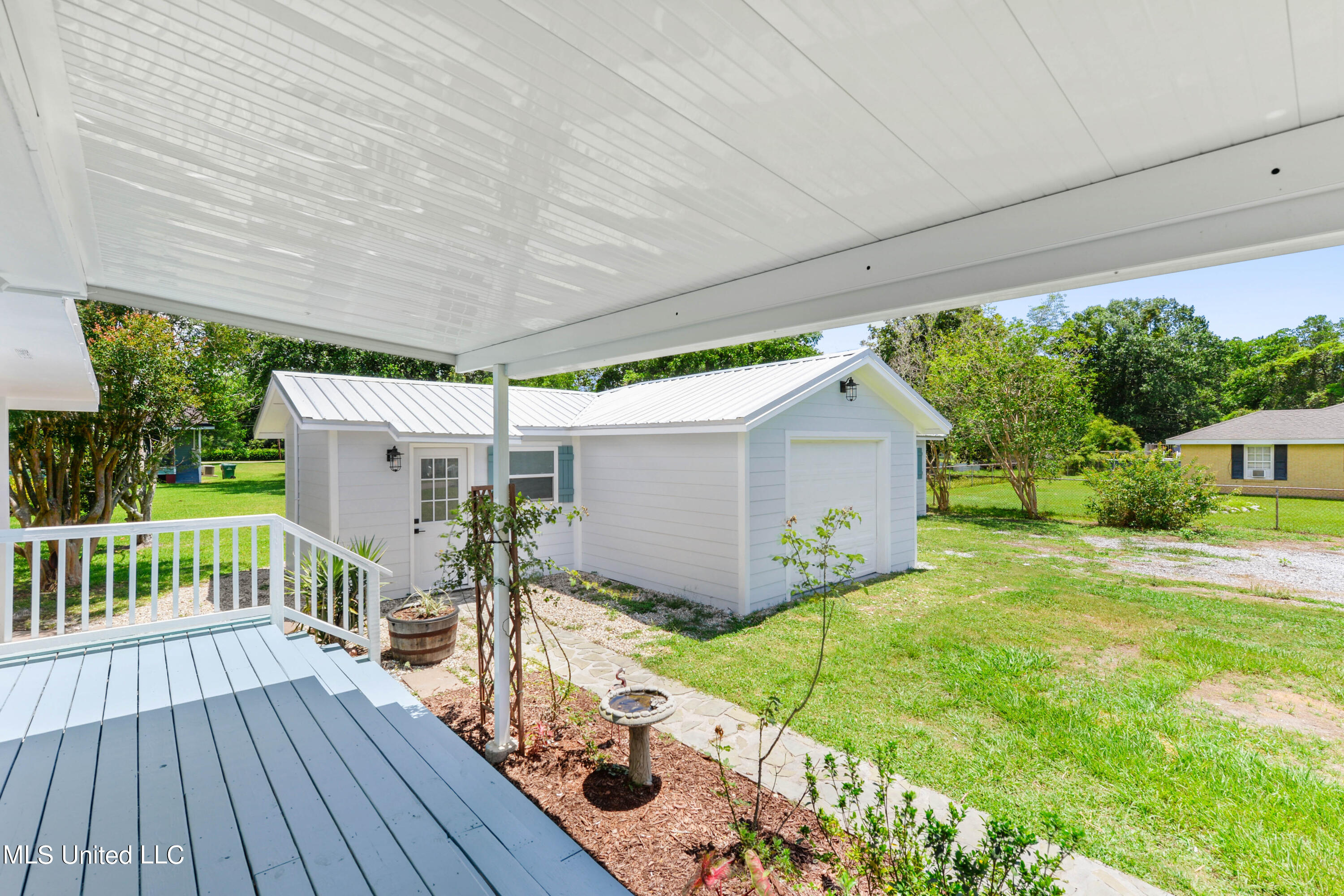 423 Ballentine Street Property Photo 23