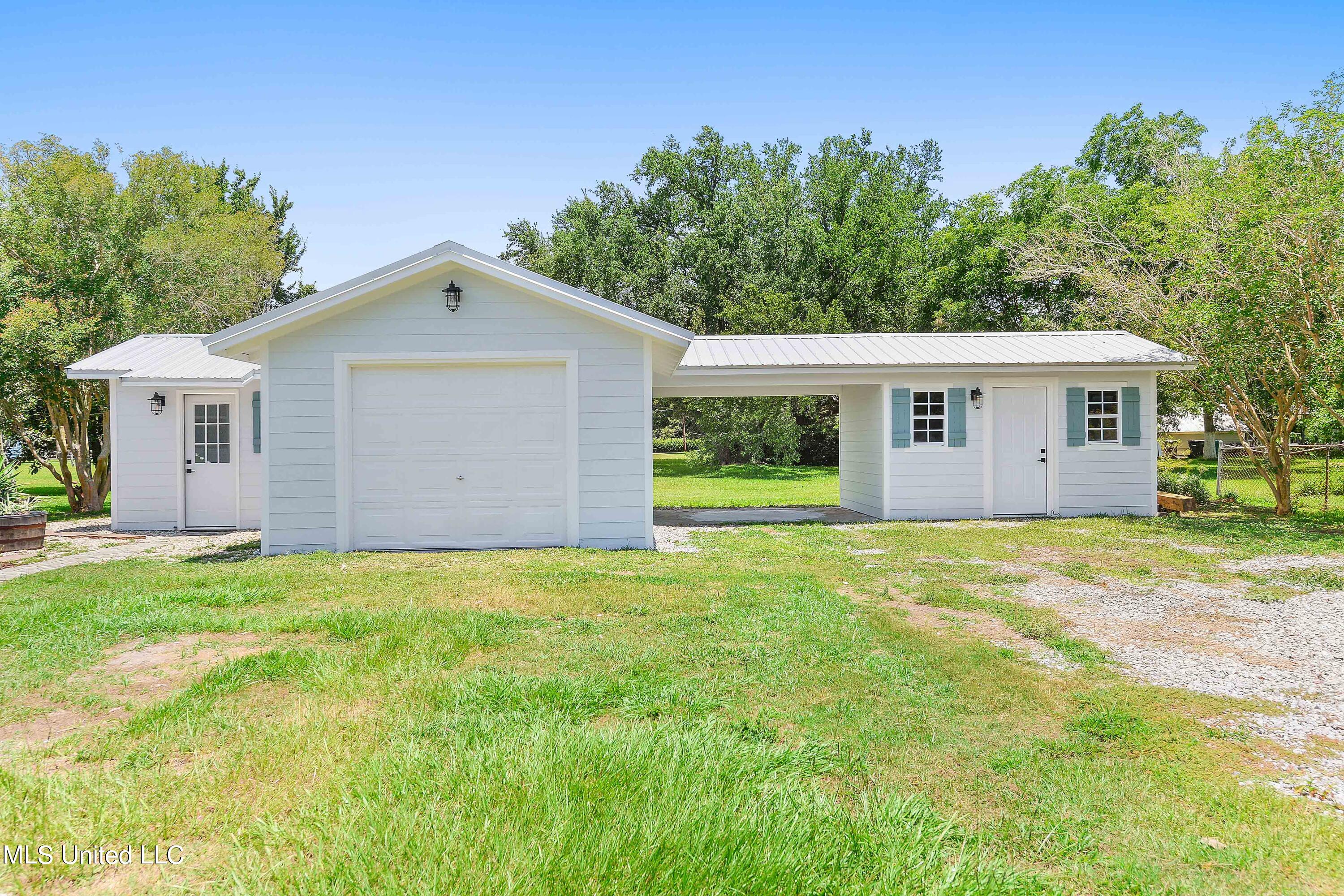423 Ballentine Street Property Photo 24