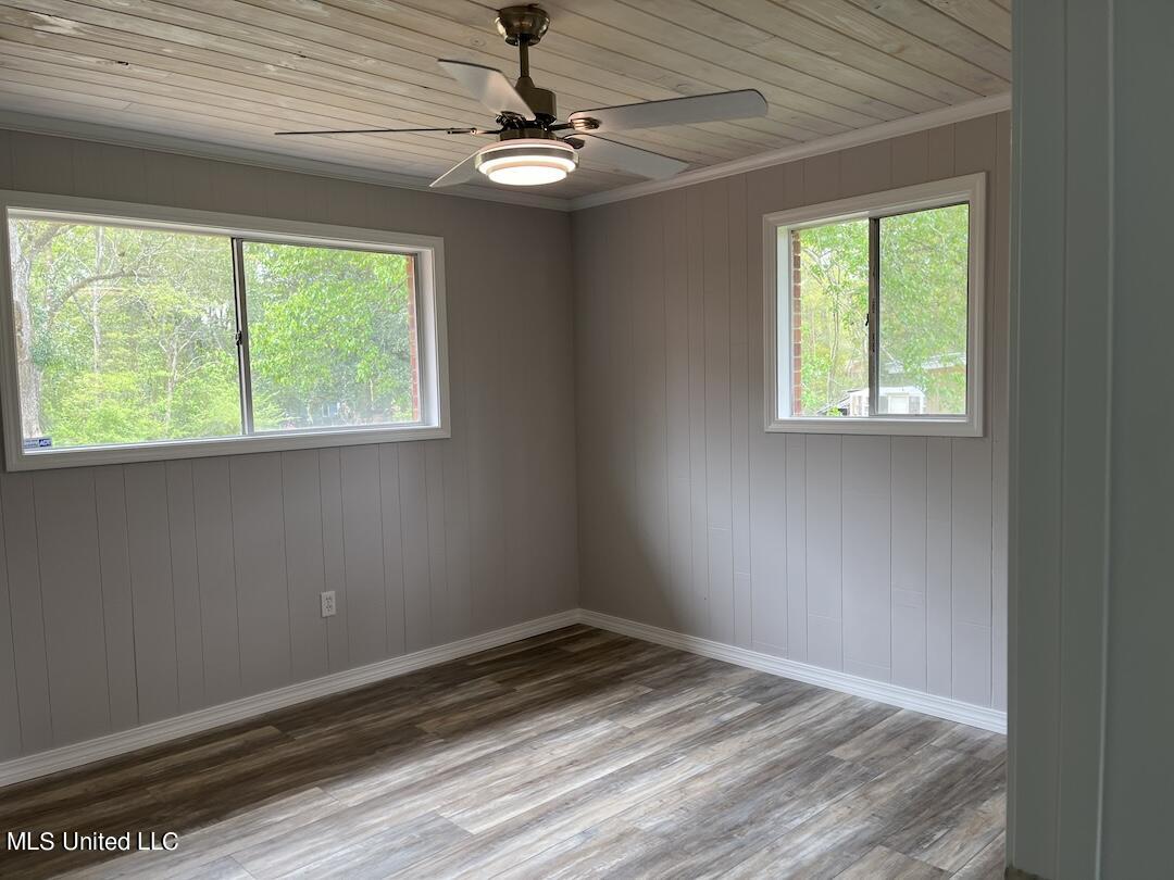 948 Clubhouse Drive Property Photo 6