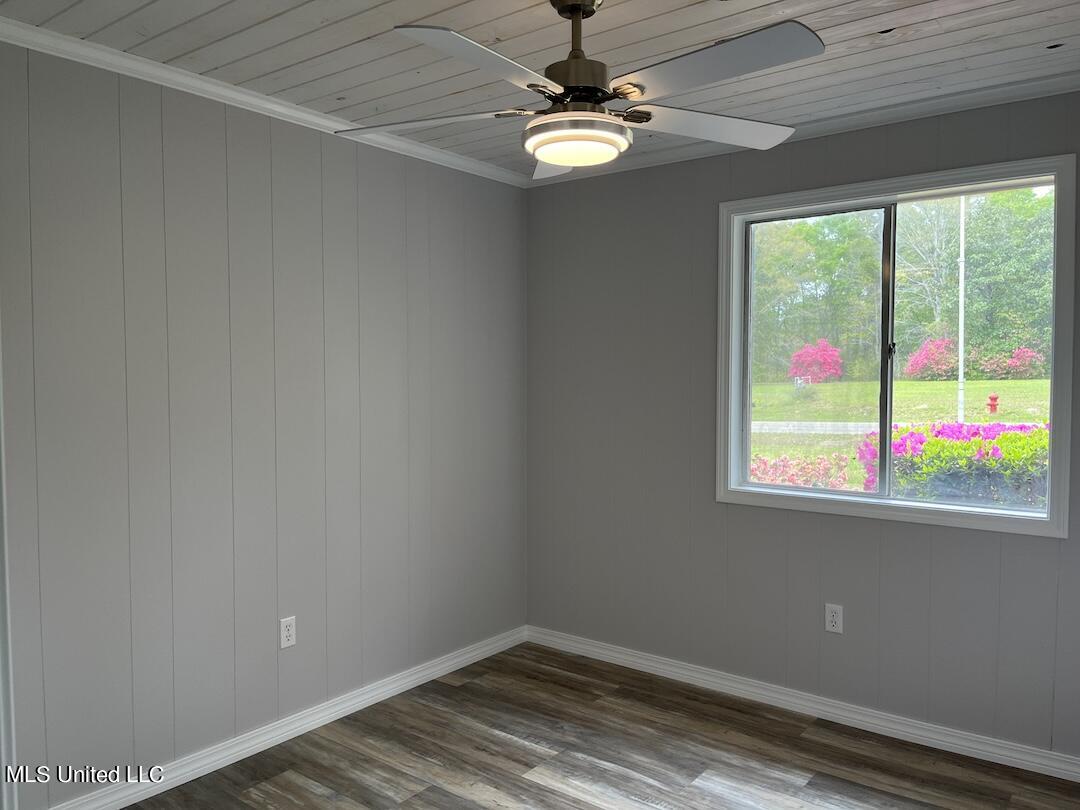 948 Clubhouse Drive Property Photo 9
