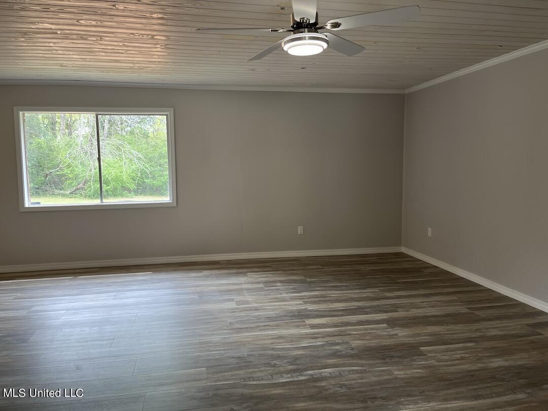 948 Clubhouse Drive Property Photo 10