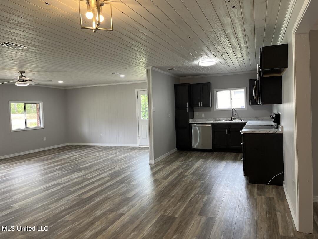 948 Clubhouse Drive Property Photo 15