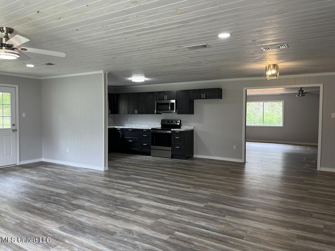 948 Clubhouse Drive Property Photo 16