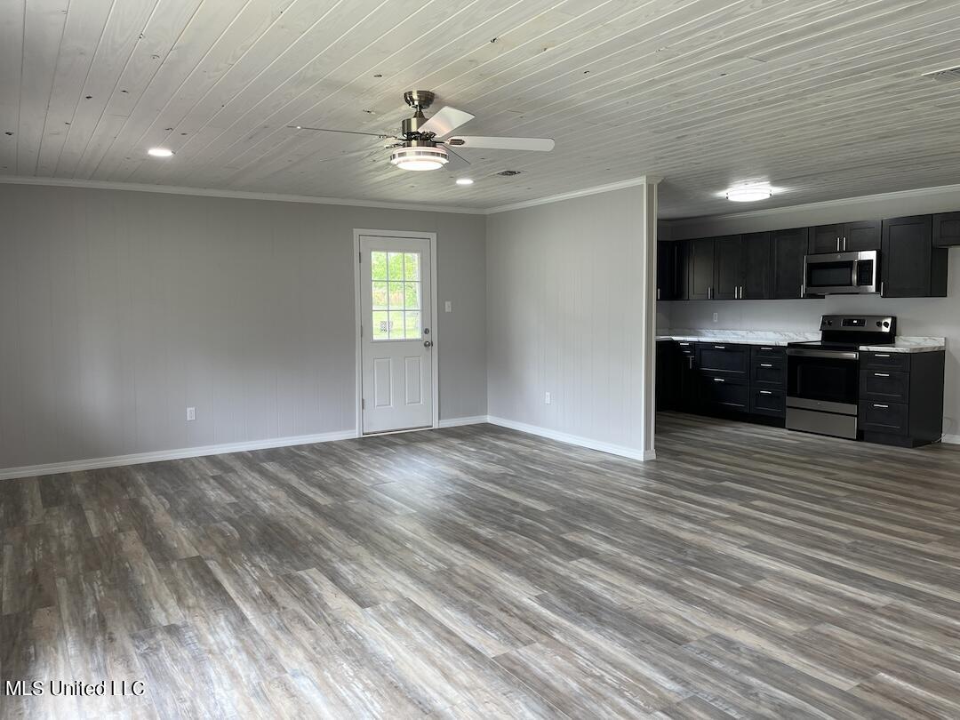 948 Clubhouse Drive Property Photo 17
