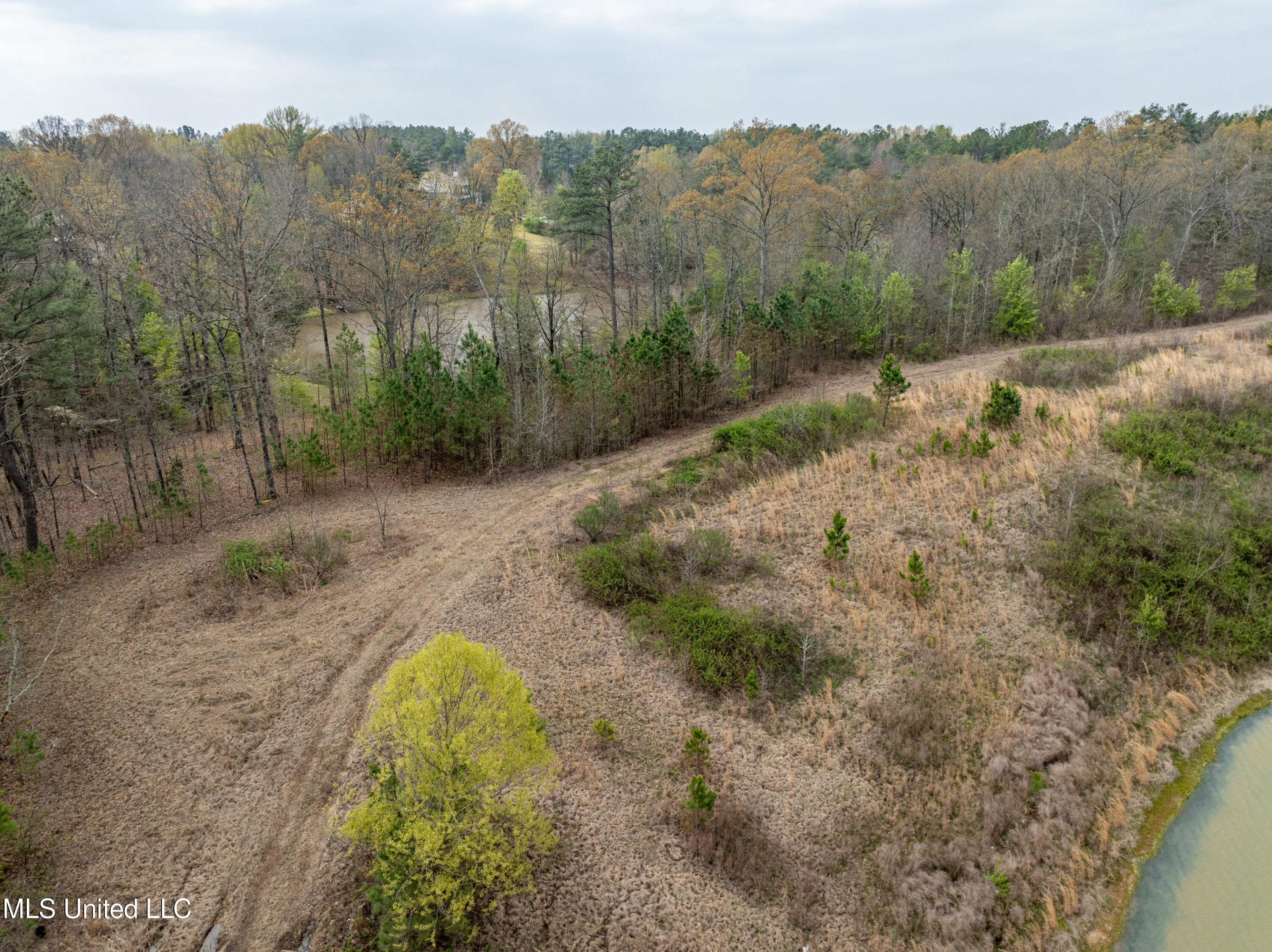 560 N Malone Property Photo 3