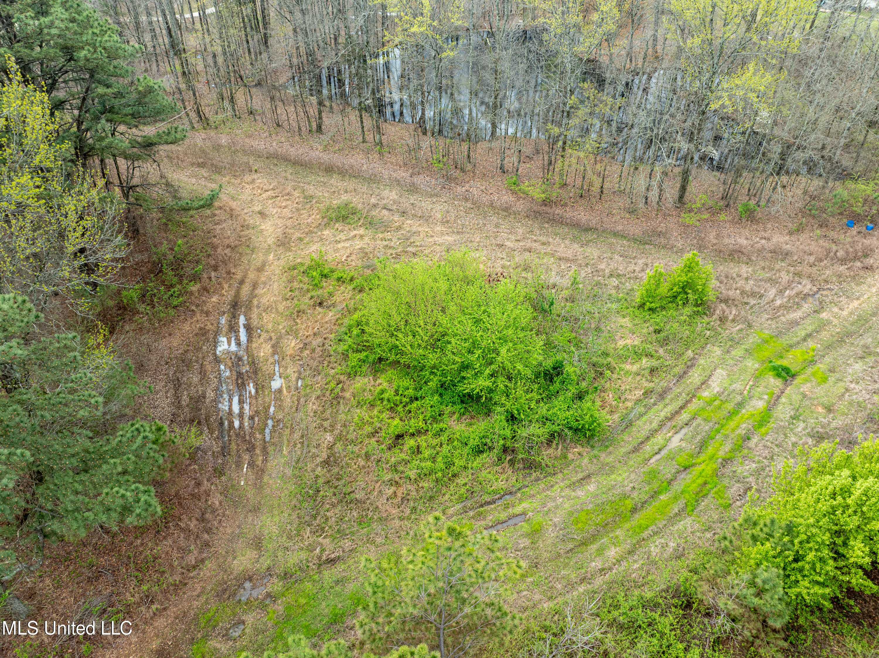 560 N Malone Property Photo 4