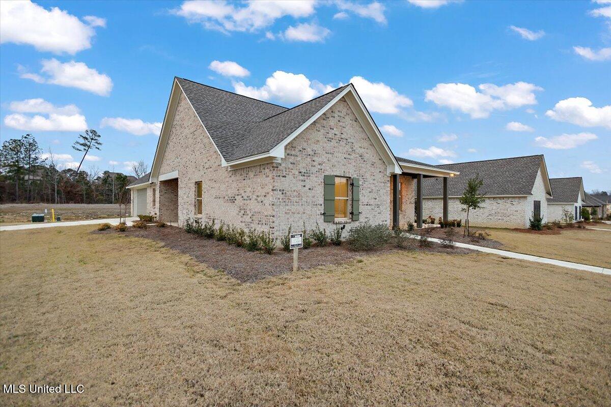 215 Bronson Bend Property Photo 3