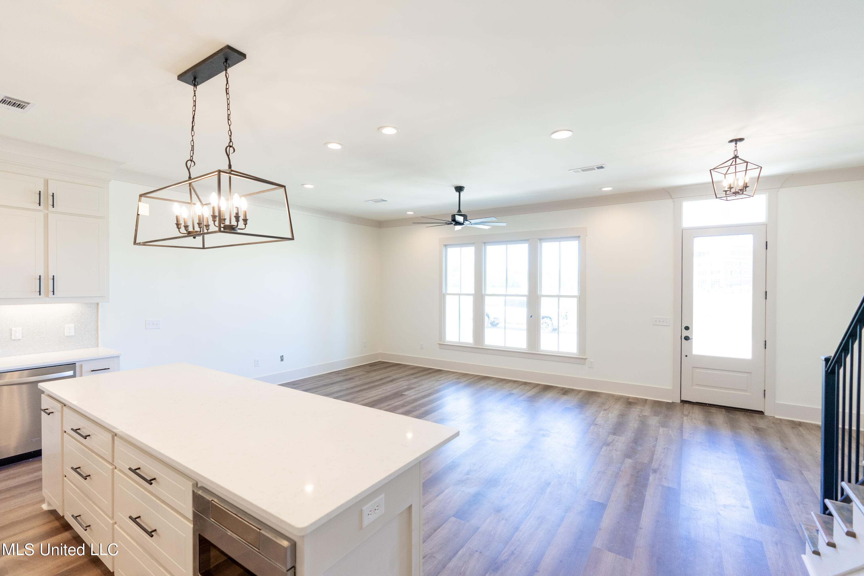225 Harmony Street Property Photo 8