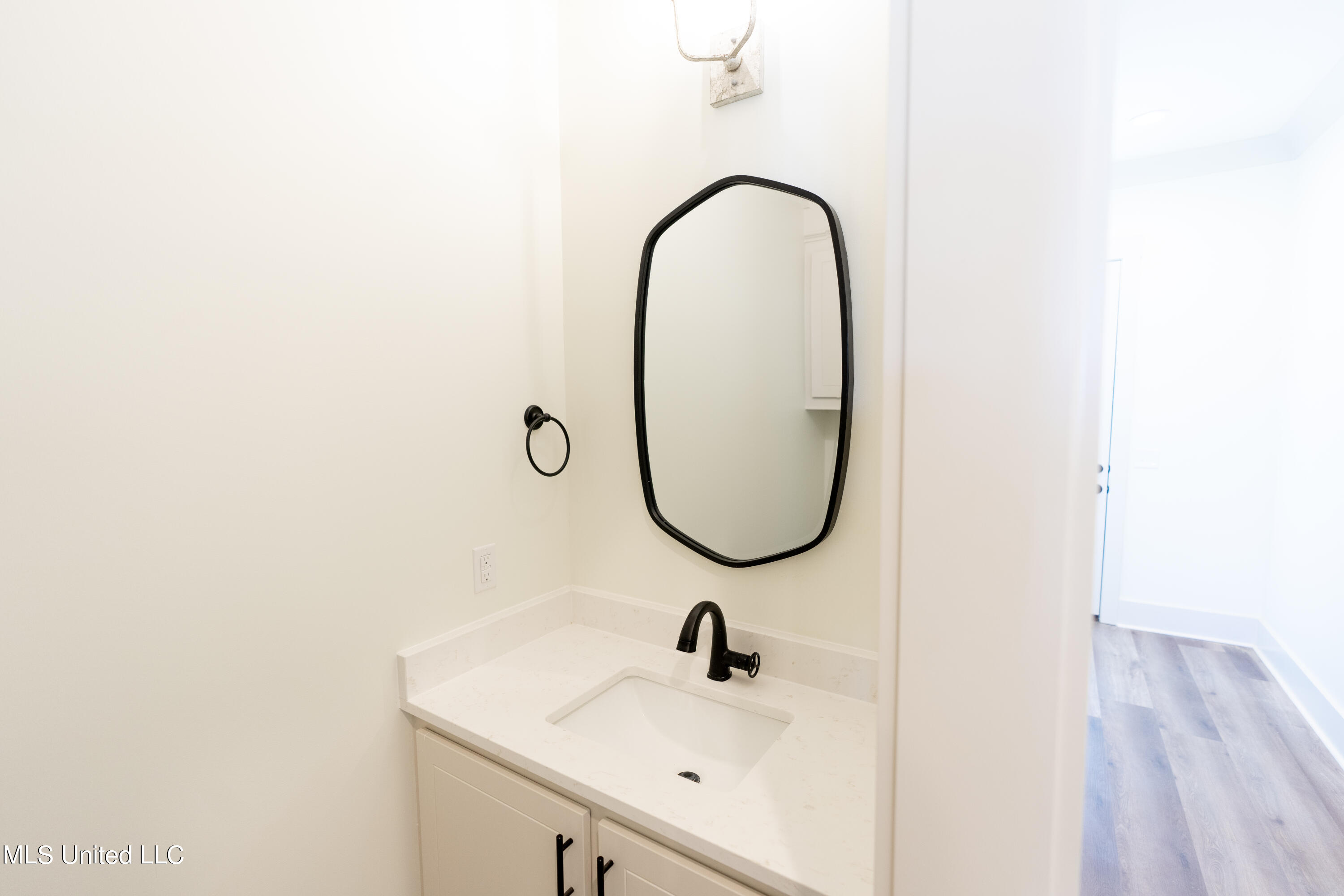 225 Harmony Street Property Photo 10