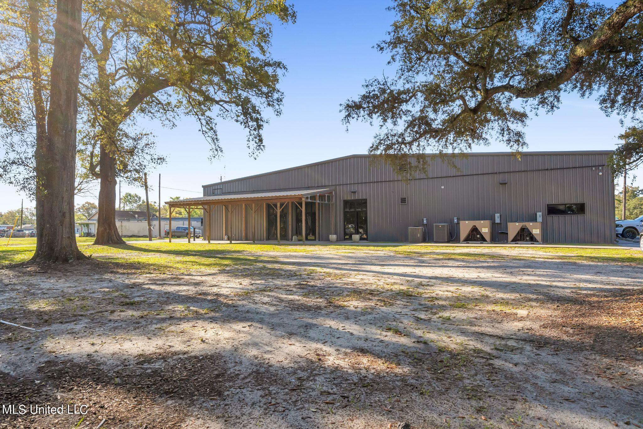 1720 Pass Road Property Photo 7