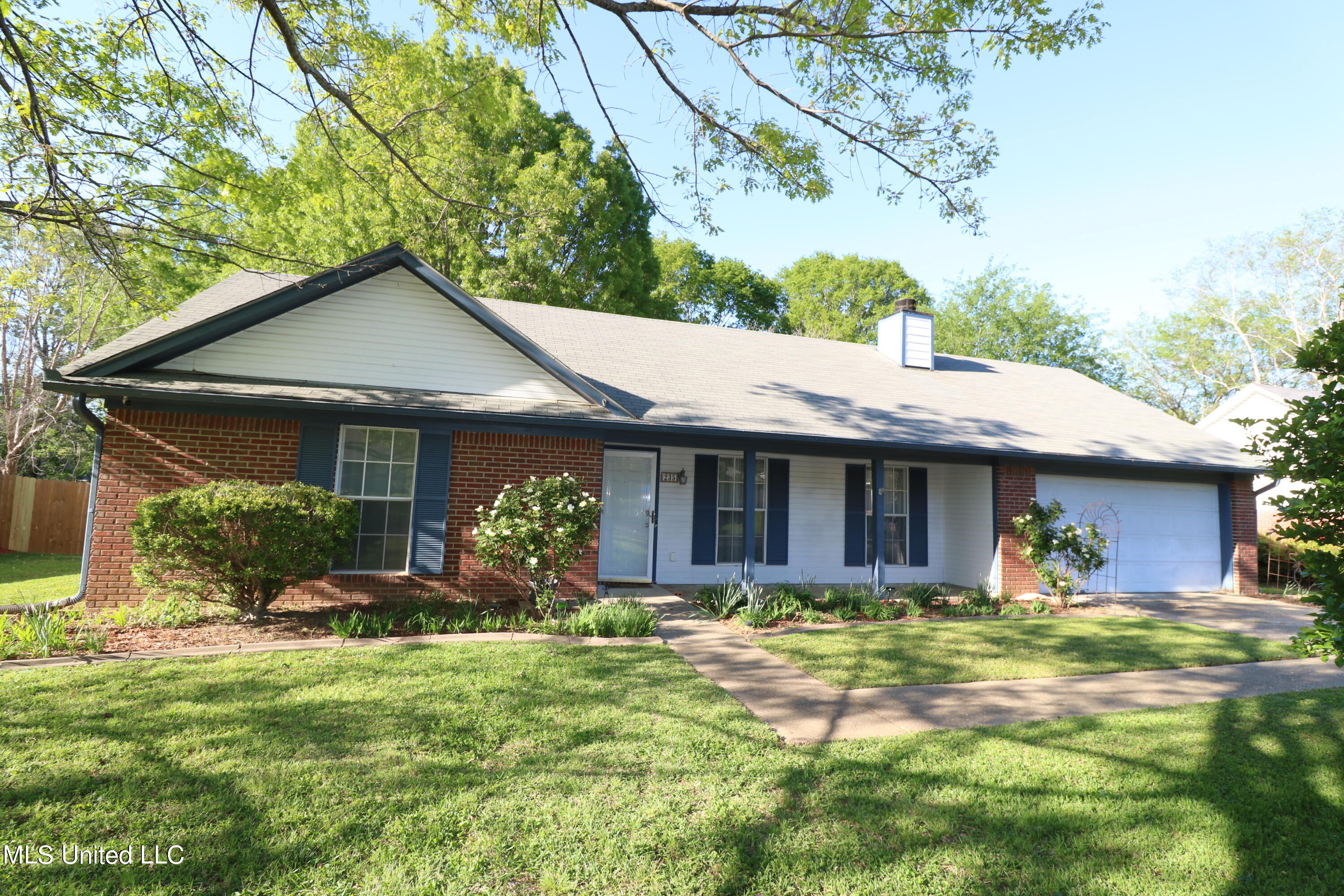 235 Hawthorne Drive Property Photo