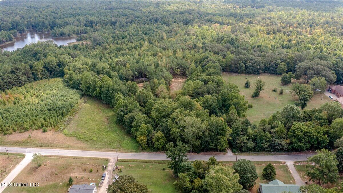 108 Shinault Road Property Photo 2