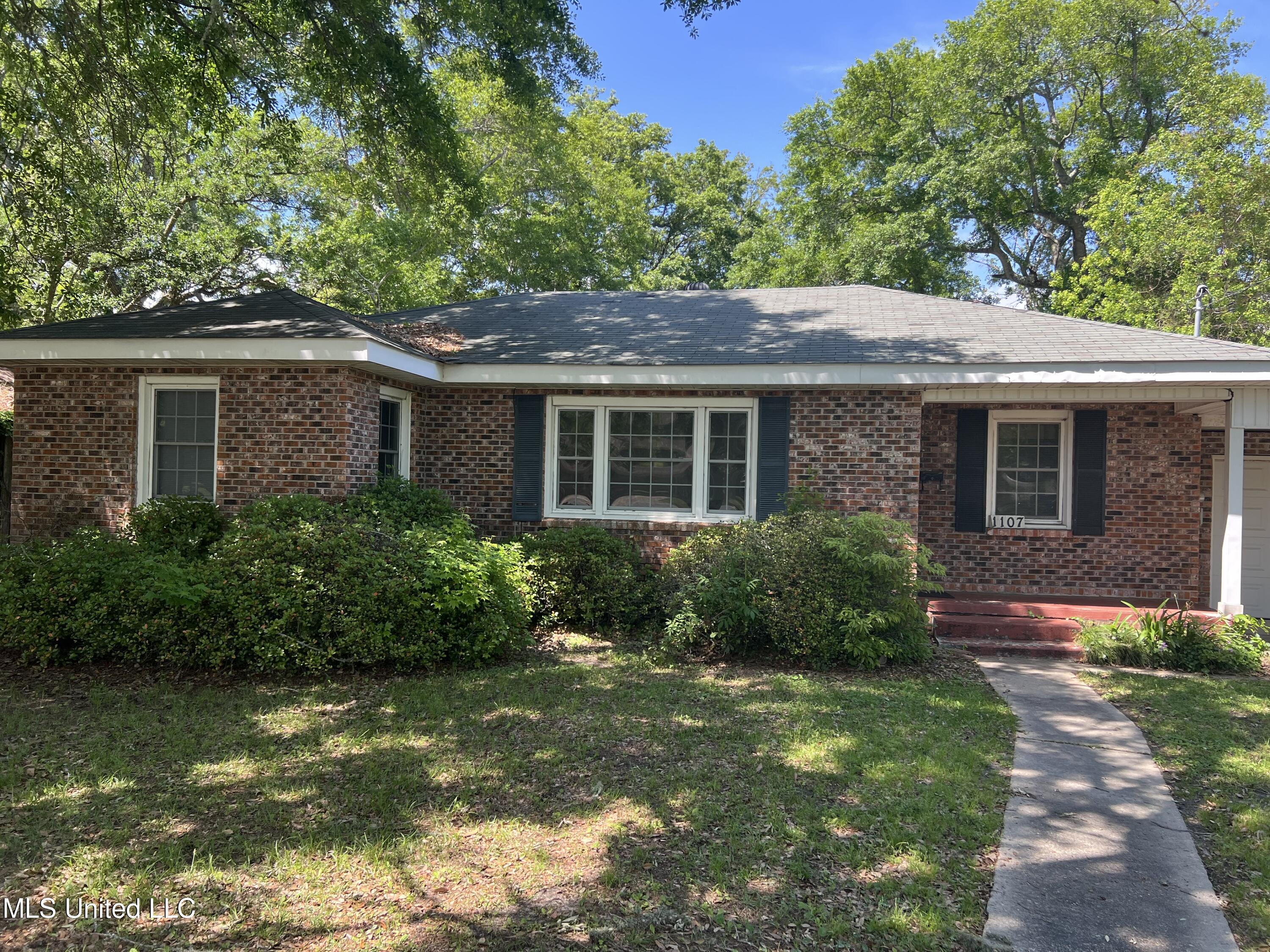 1107 Washington Avenue Property Photo 1