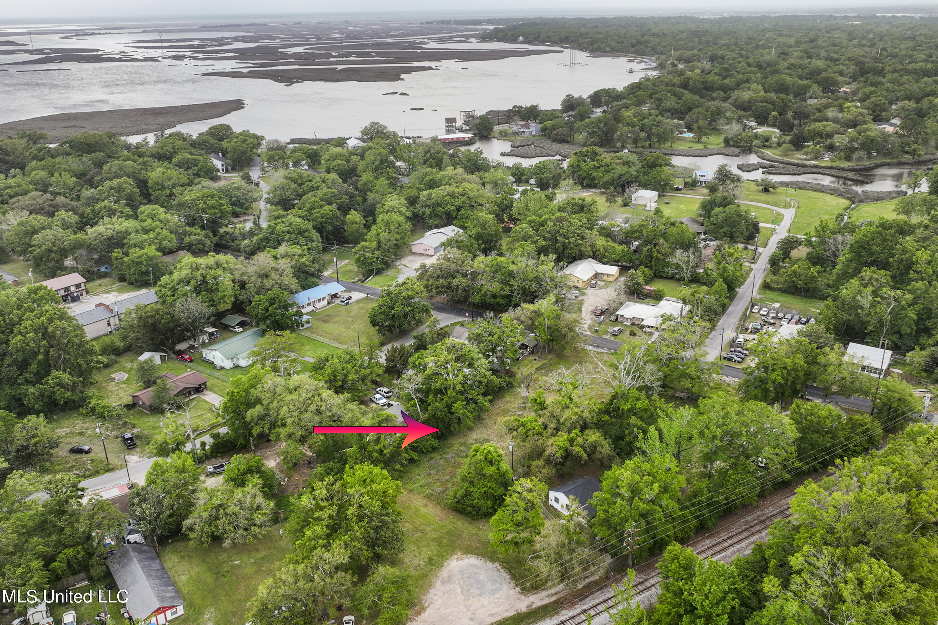 2306 Catalpa Avenue Property Photo 4