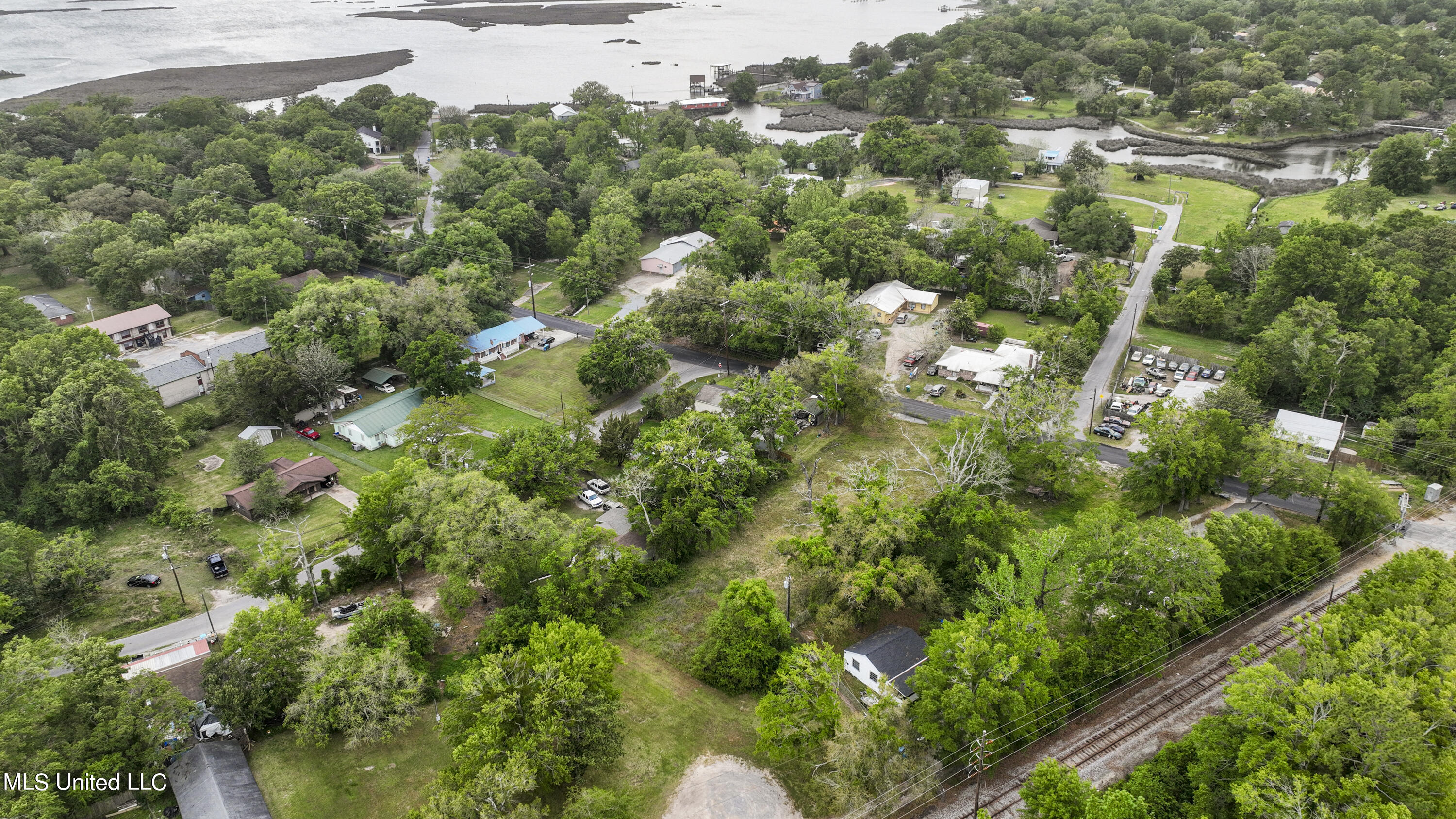 2306 Catalpa Avenue Property Photo 5