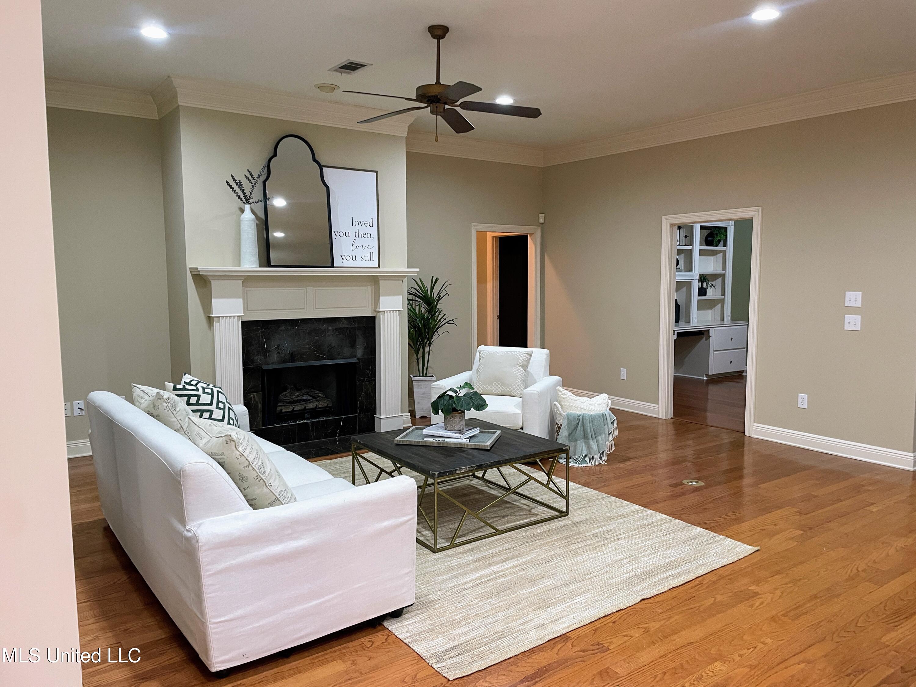 101 Ashton Place Property Photo 4