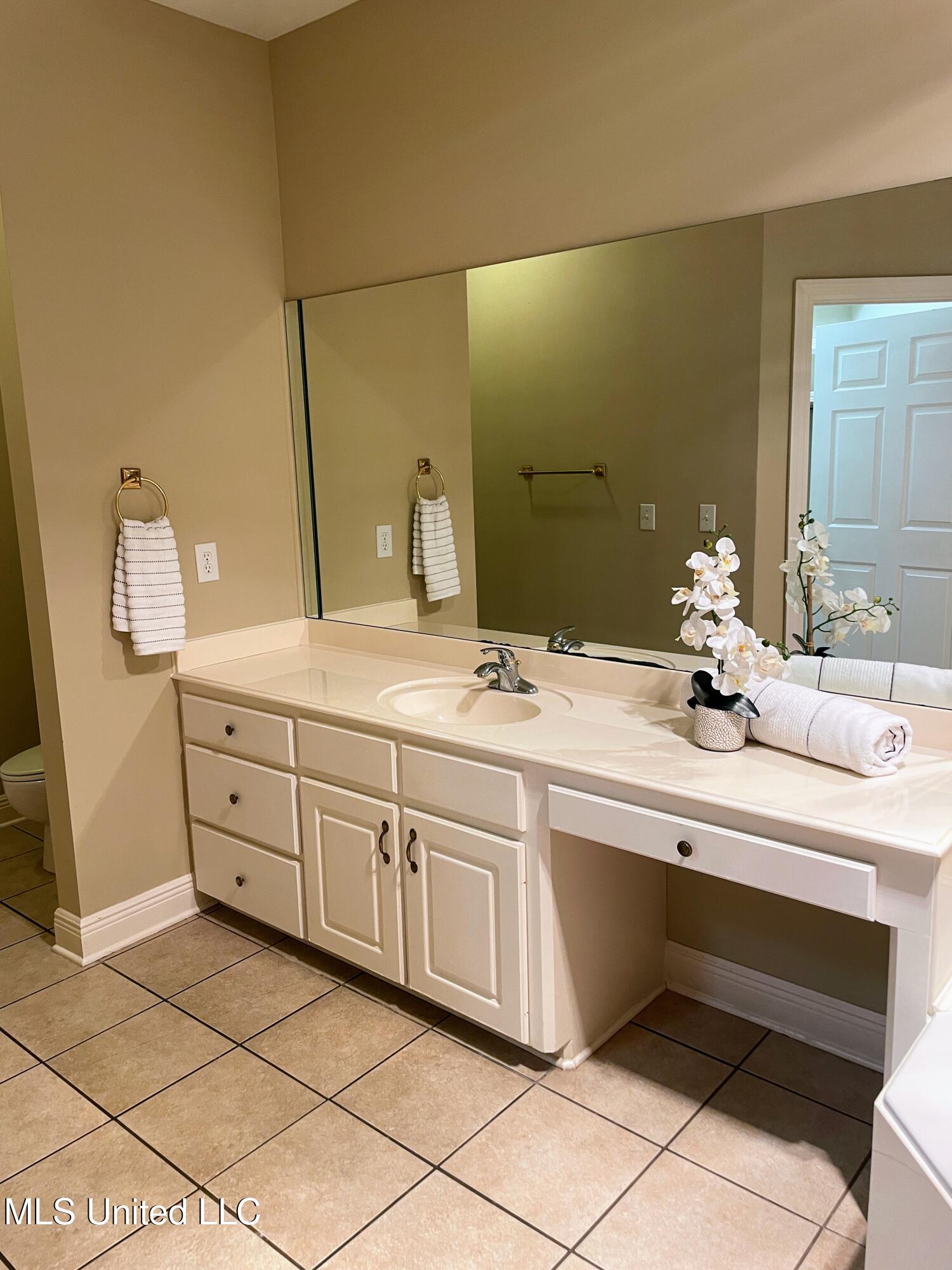 101 Ashton Place Property Photo 23