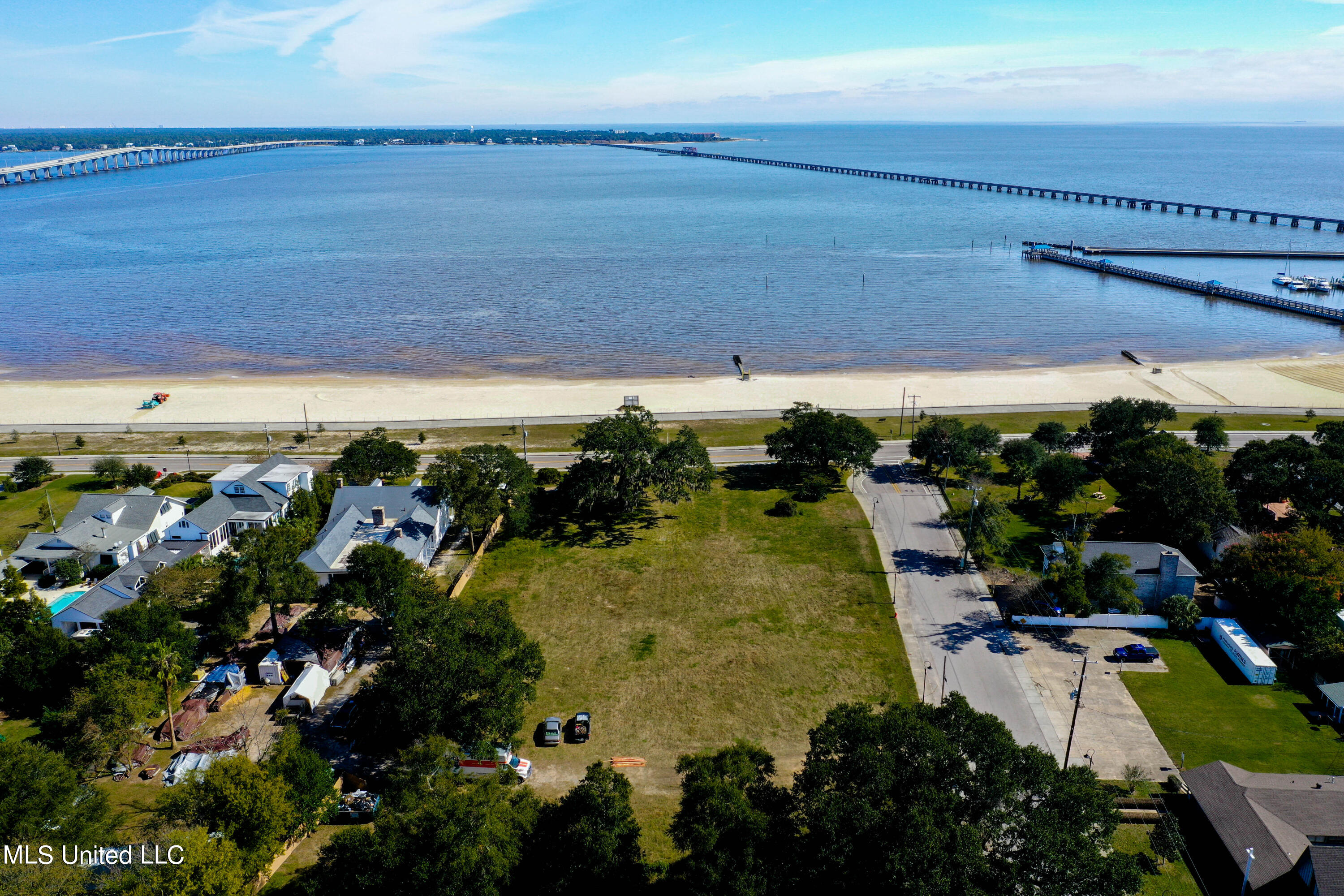 400 N Beach Boulevard Property Photo 1
