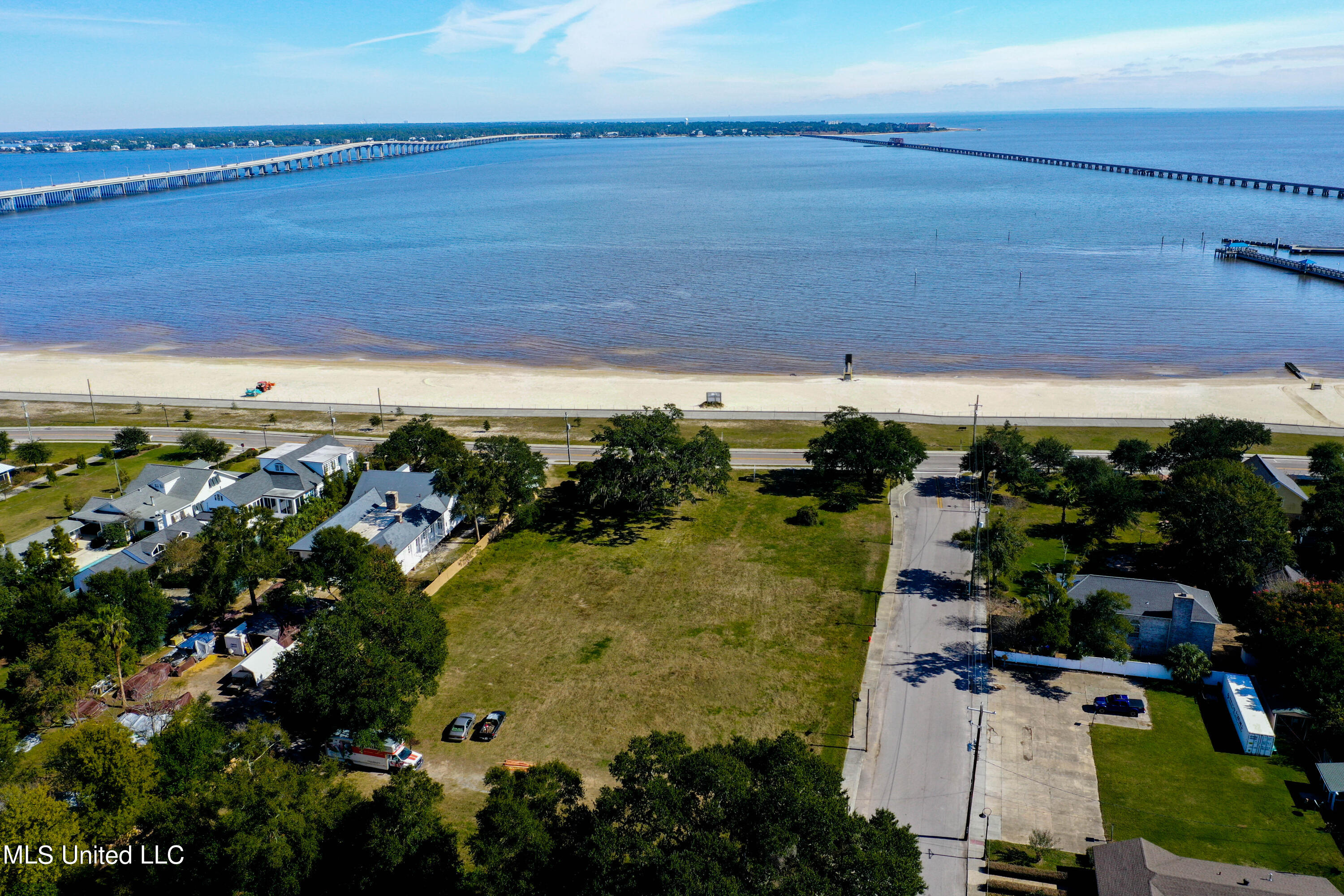 400 N Beach Boulevard Property Photo 3